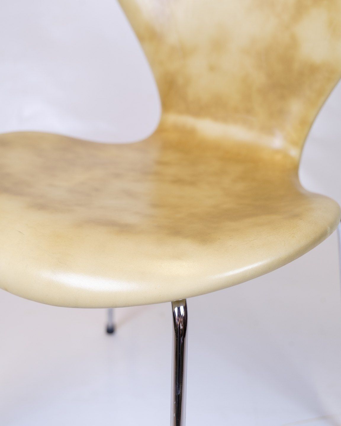 Set Of Eight Seven Chairs   Model 3107   Seven Chair   Natural Leather   Arne Jacobsen   Fritz Hansen photo 4850.0