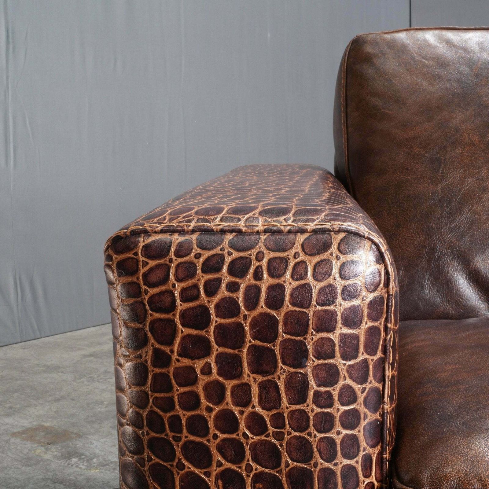 photo furniture Gamma Arredamenti Brown Crocodile Leather Kelly Armchair