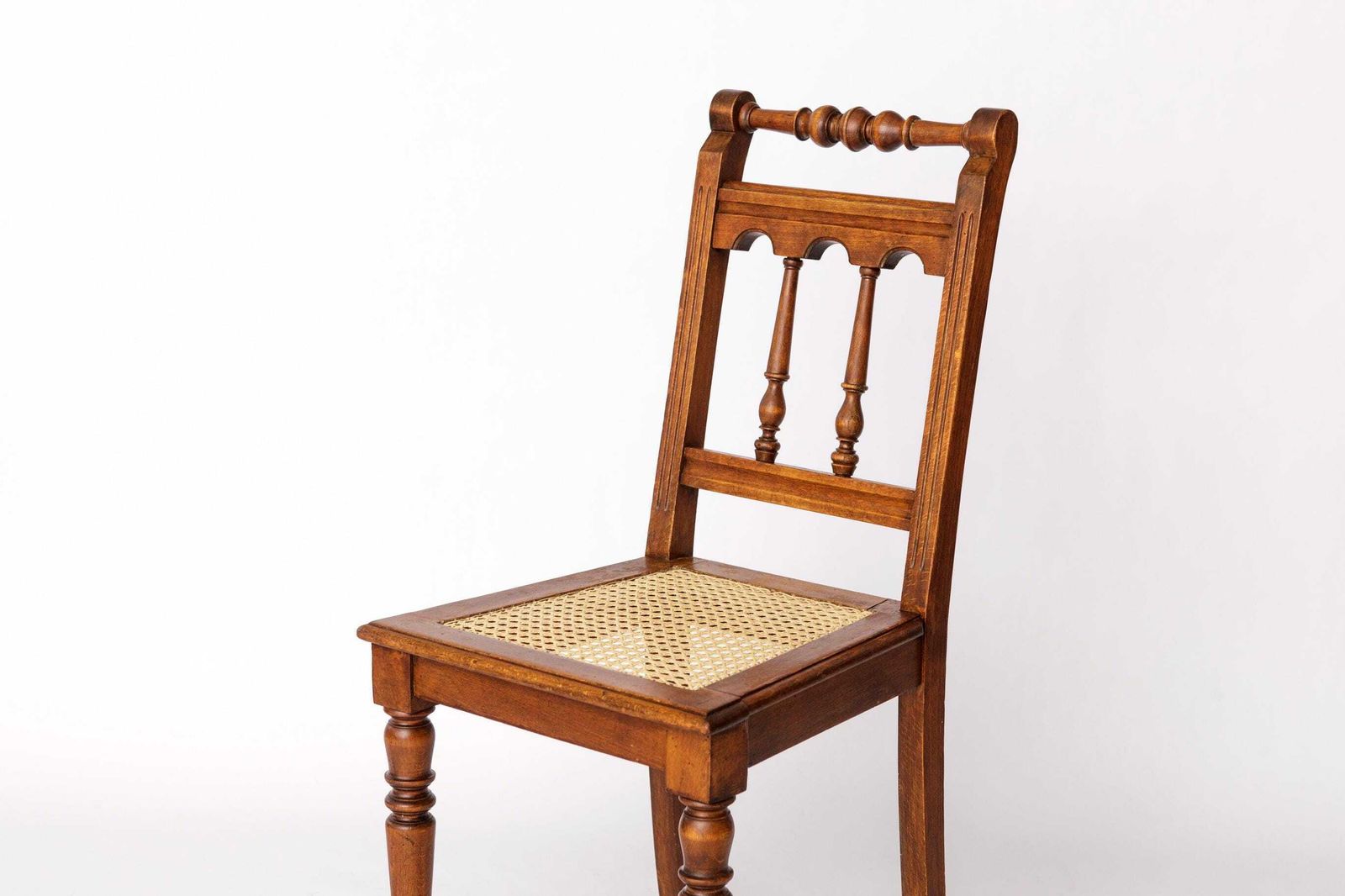 Antique Belgian Chair – Early 20th Century Beechwood Dining Chair With Turned Wood Details & New Woven Seat photo vinterior