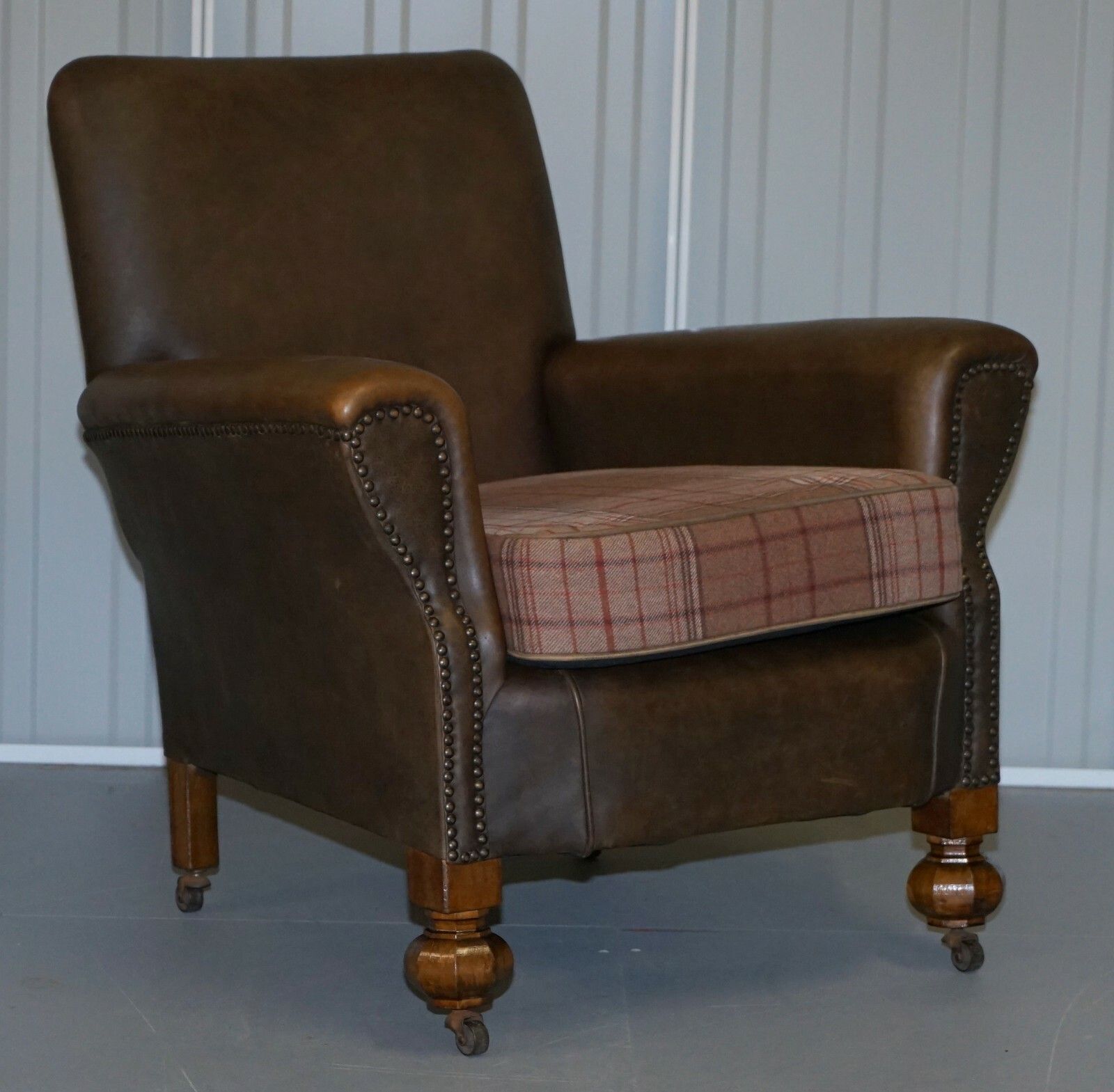 photo furniture Edwardian Walnut Brown Leather Three Piece Sofa, Armchairs Suite Tartan Cushions