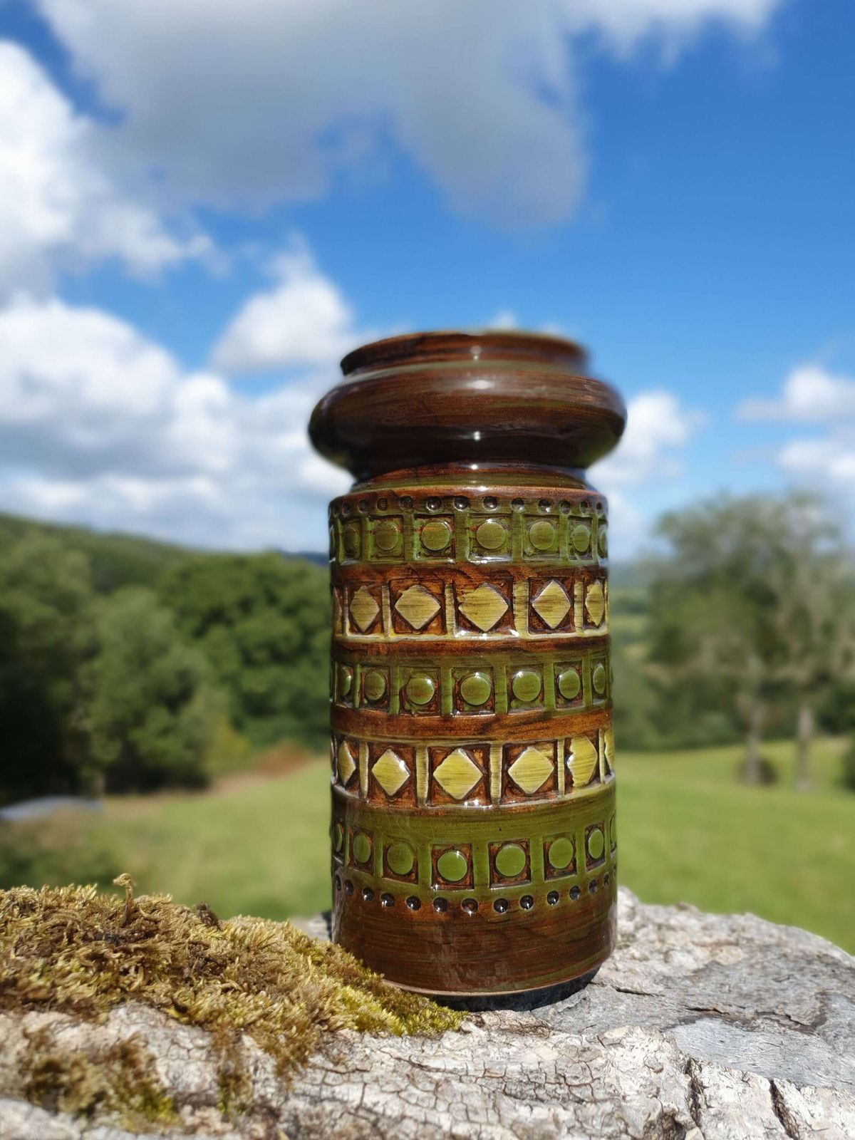 Aldo Londi For Bitossi, Italy. A "Rimini Musk" Ceramic Vase.1960s.