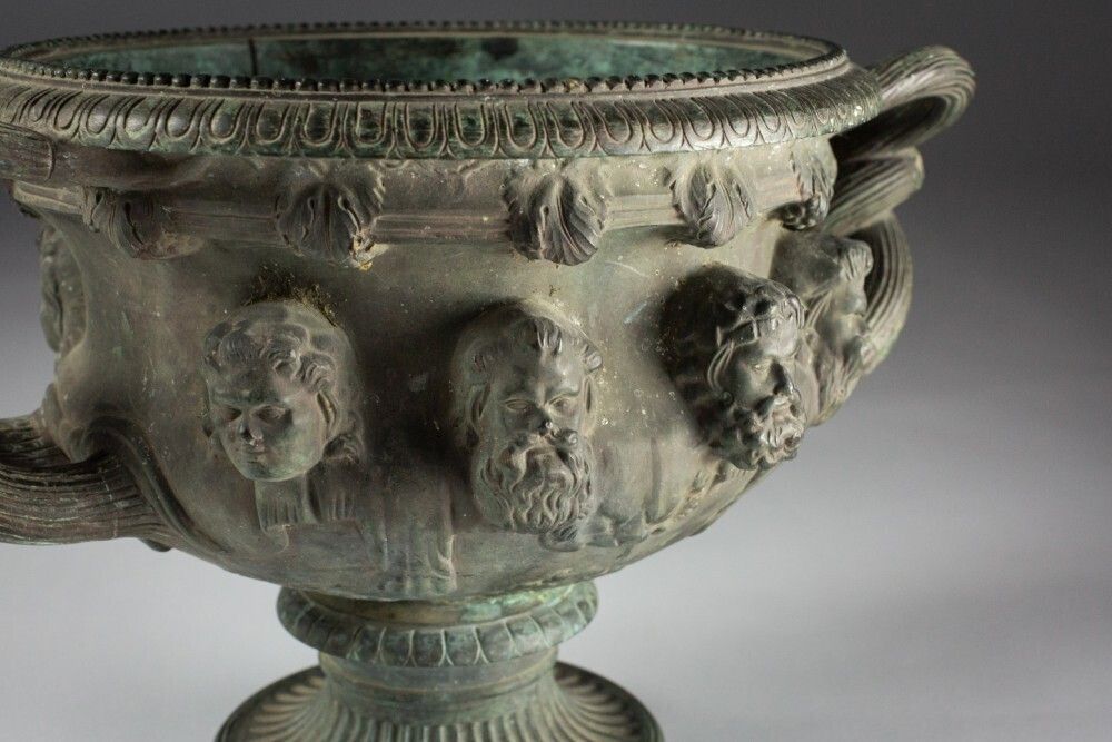 Late 19th Century Grand Tour Bronze Albani Vase photo vinterior