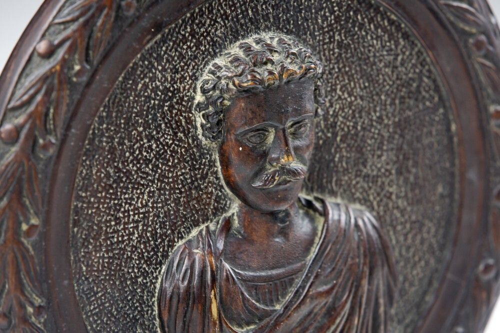 19th Century Carved Roundel Plaque Of Sir Colin Campbell photo 290.0