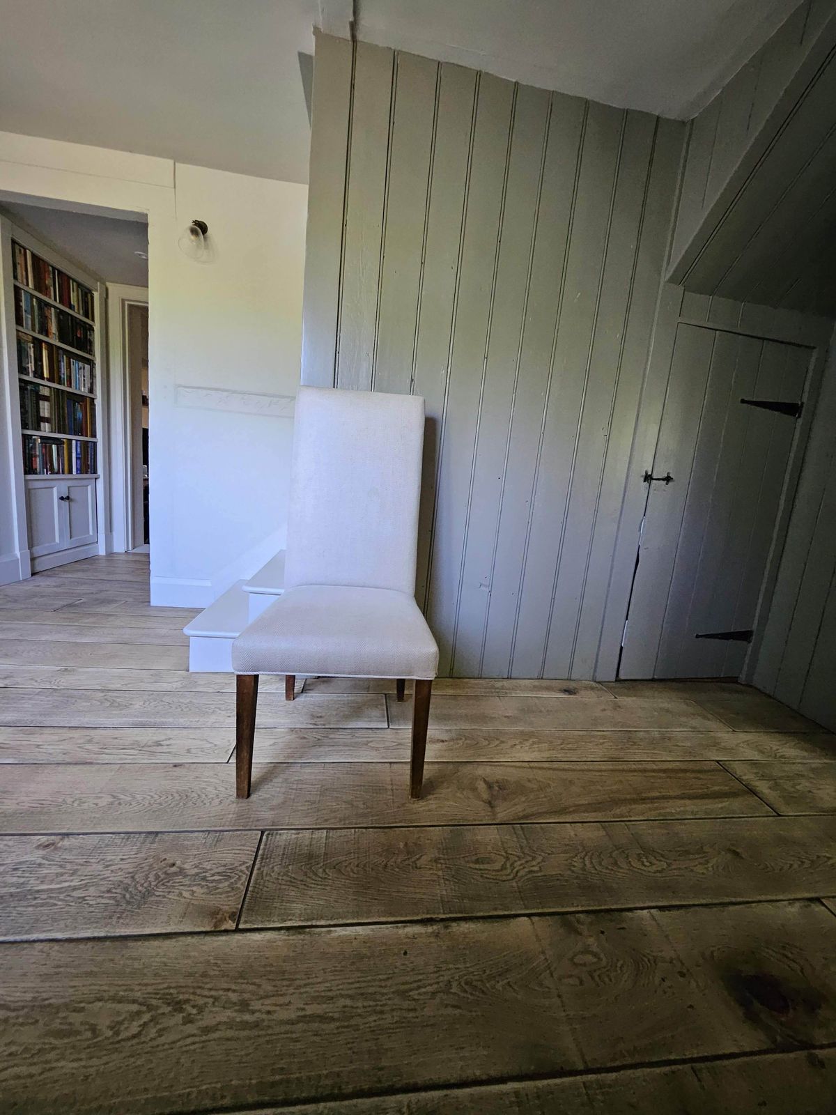 8 Lovely Neutral Bespoke Upholstered Dining Chairs In De Le Cuona Herringbone Woven Linen. photo furniture