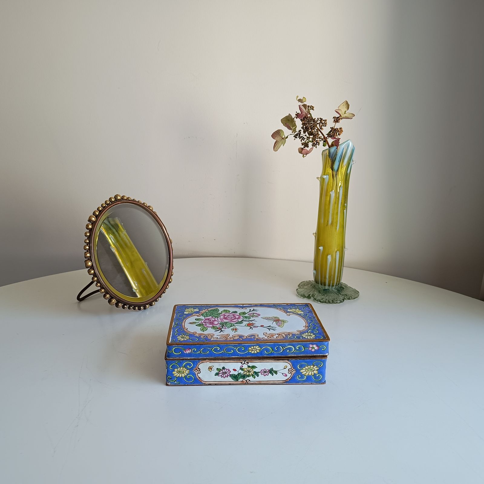 photo furniture Early 20th Century Chinese Republic Export Canton Enamel Jewellery Or Stationery Box, Hand Painted Vitrious Enamel With Flowers And Butterflies