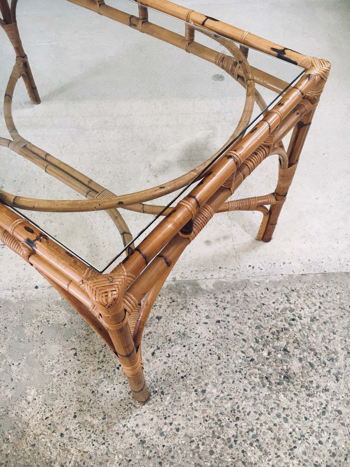 photo vintage Mid Century Design Chippendale Stijl Bamboe Eettafel, Italië, Ca. Jaren 1960
