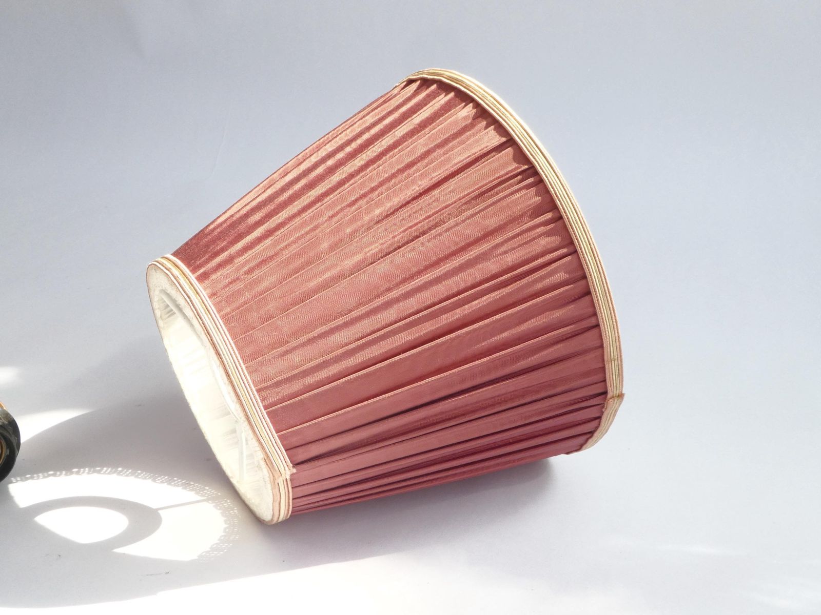Mid Century Accordion Style Lamp With Red Pleaded Shade, Vintage Wooden Scissor Wall Lamp, Teak Scandinavian Extendable 60s Light photo Lighting