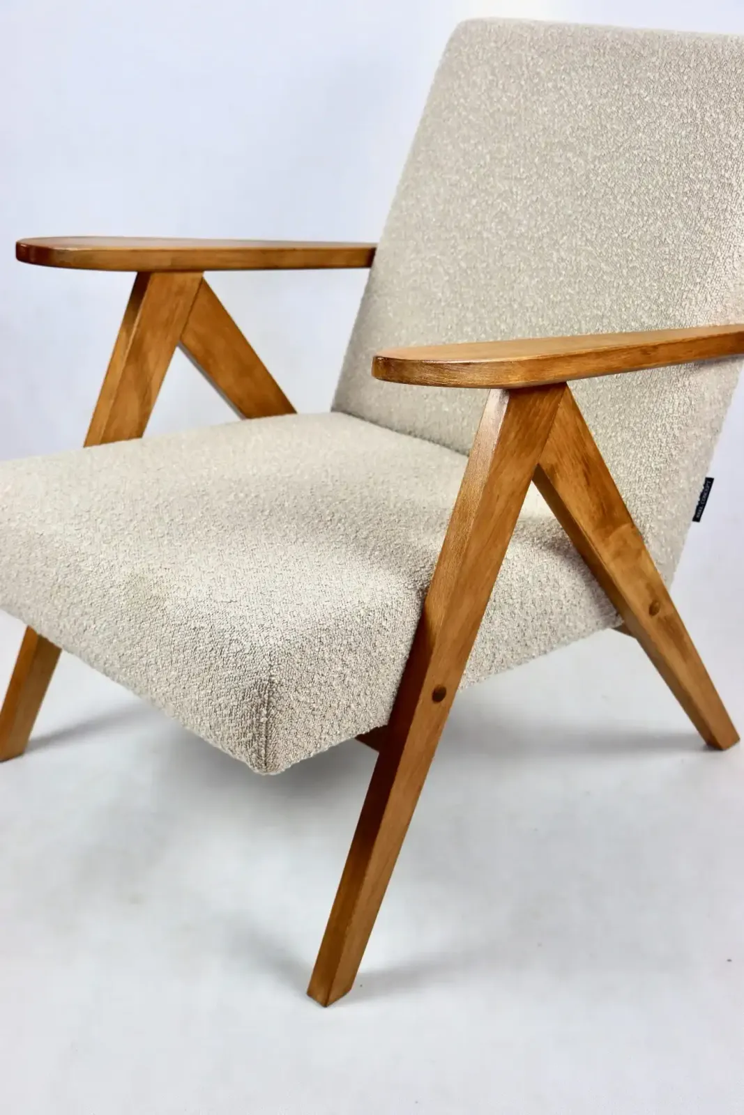 Vintage B 310 Var Armchair, Beige Bouclé Structure, 1970s   2 Pieces Available   Light Wood photo furniture