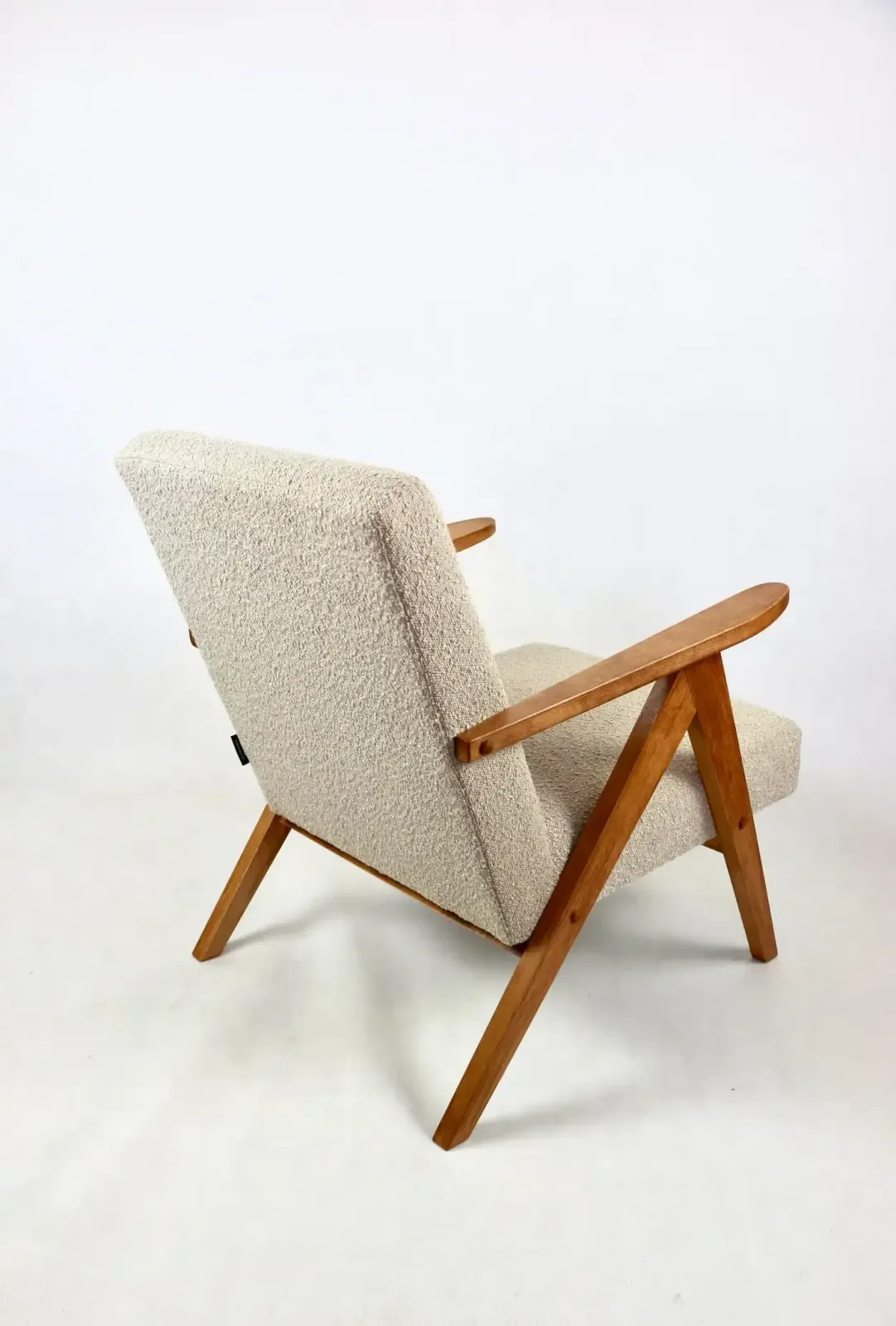 Vintage B 310 Var Armchair, Beige Bouclé Structure, 1970s   2 Pieces Available   Light Wood photo vinterior