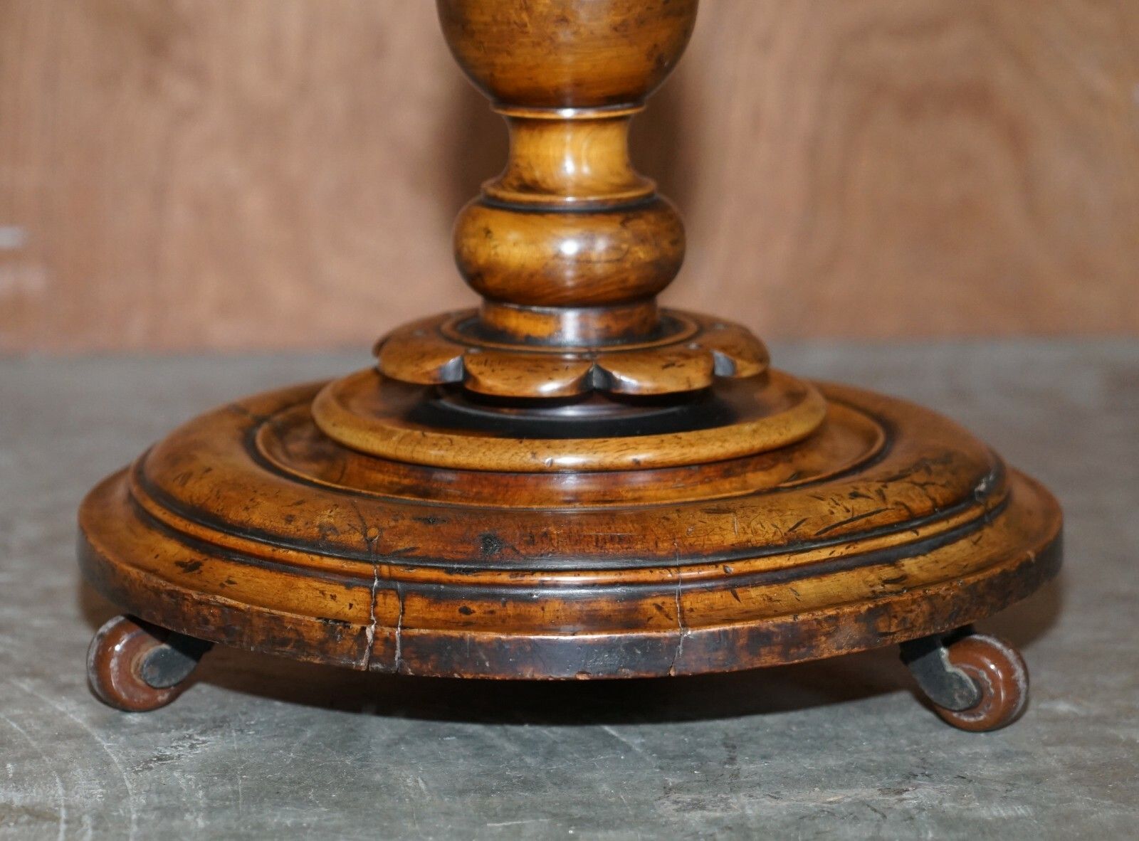 photo furniture Must See Fine Super Rare Original Victorian Pollard Oak Side End Lamp Wine Table