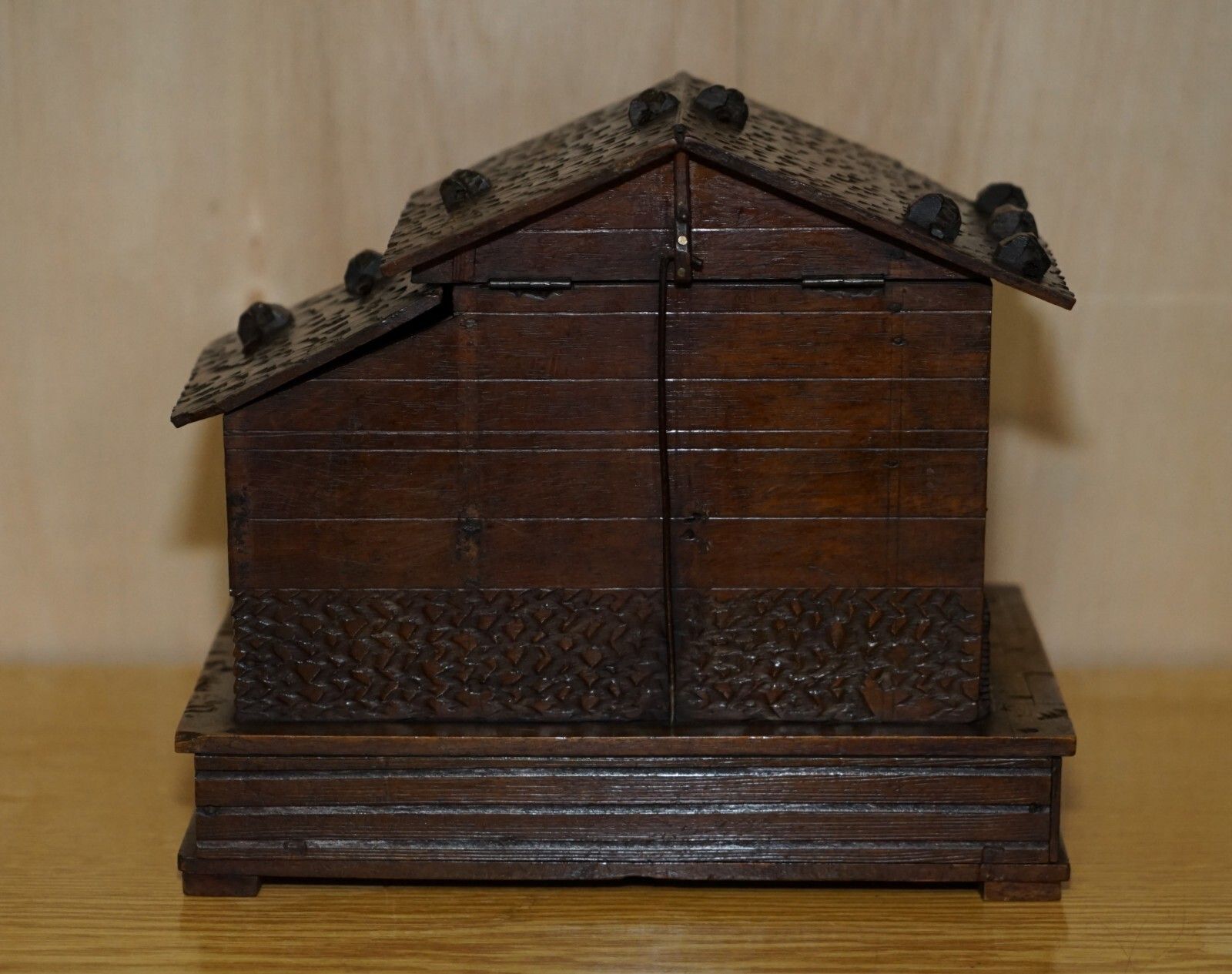 2750.0 Stunning Original Antique Hand Carved Black Forest Wood Cigar Box Humidor House photo