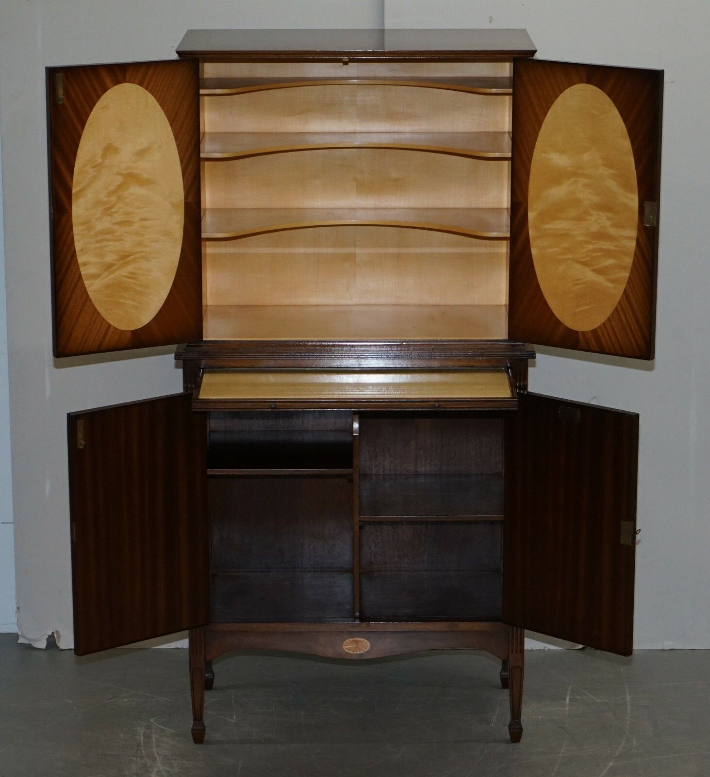 photo for sale Beautiful Very Fine Sheratin Revival Flamed Mahogany & Satinwood Drinks Cabinet