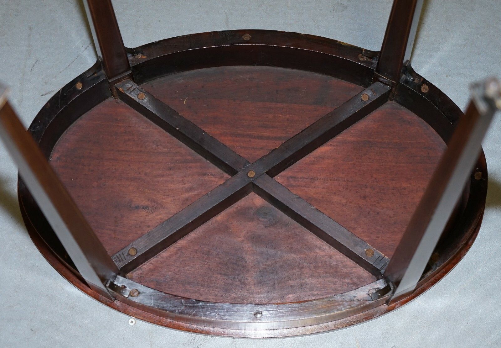 2500.0 Stunning Floral Inlaid Sheraton Victorian Walnut Oval Occasional Side End Table photo