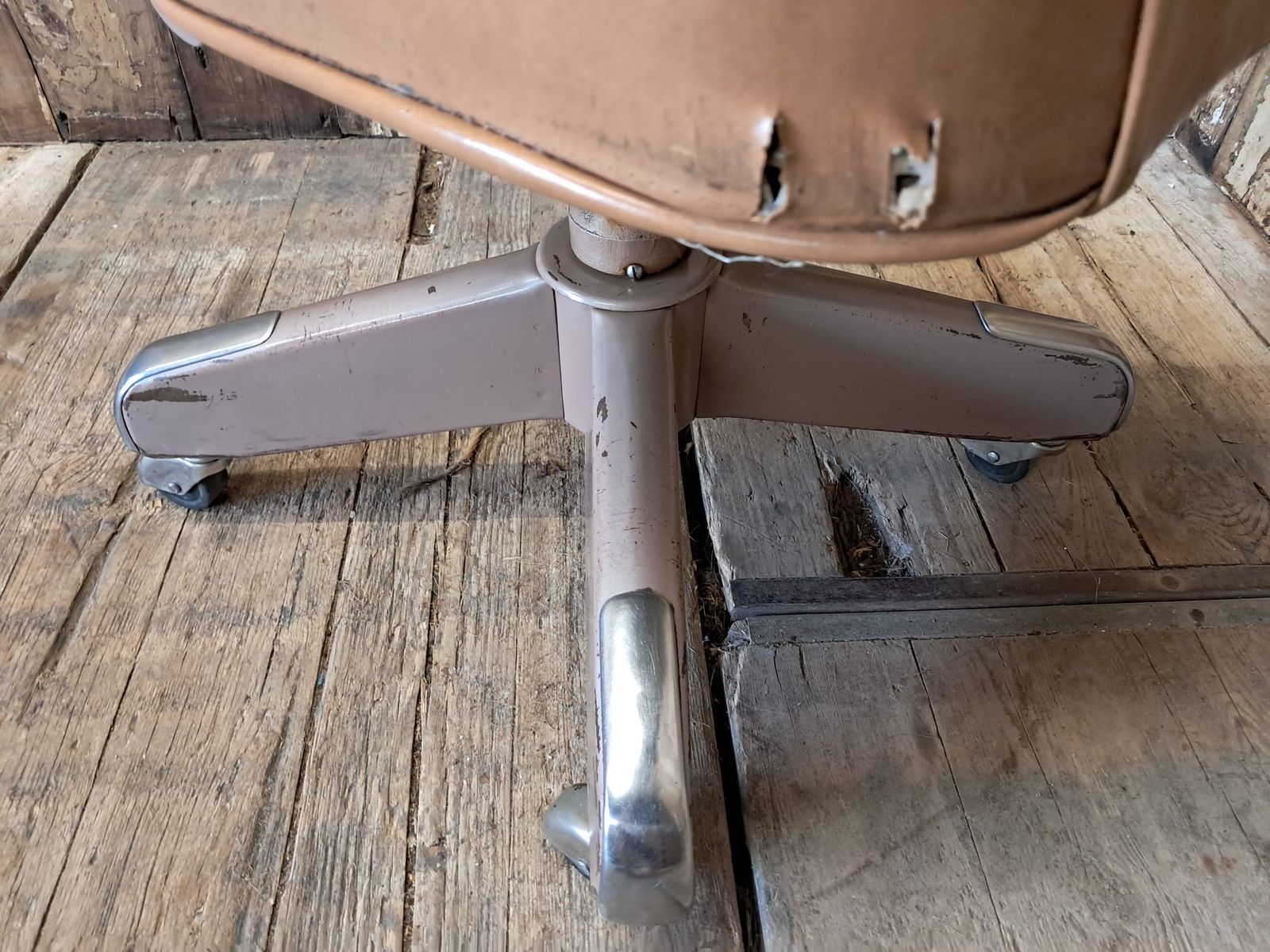 Mid Century Office Tanker Chair photo 265.0