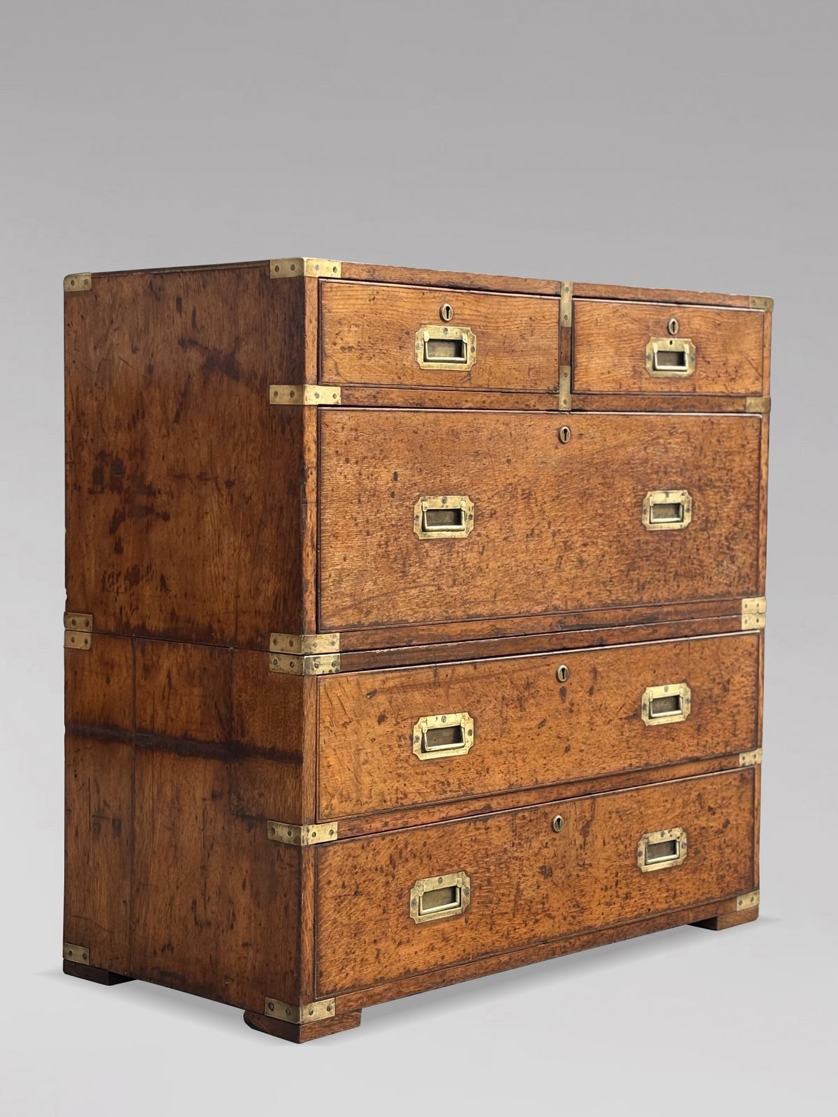 photo vintage 19th Century Oak Military Campaign Chest Of Drawers, C1840
