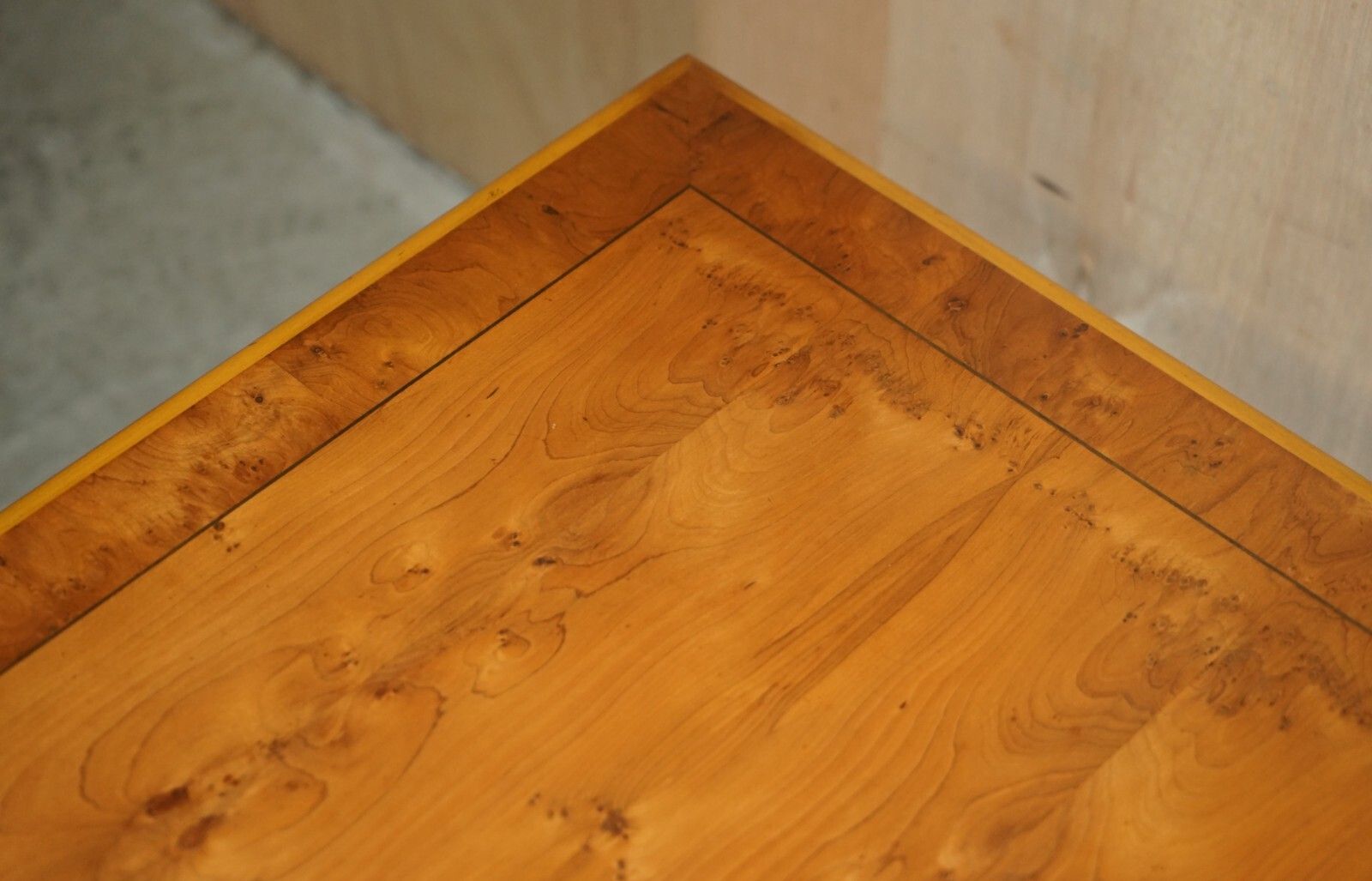 photo vinterior Lovely Burr Yew Wood Two Drawer Coffee Table With Thomas Chippendale Stretches