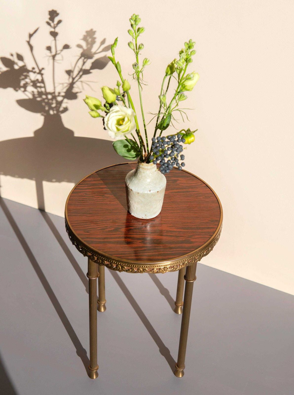 Table d'appoint ronde en laiton, Hollywood Regency, porte-plante vintage, design années 1950, tabouret doré mid-century photo 210.0