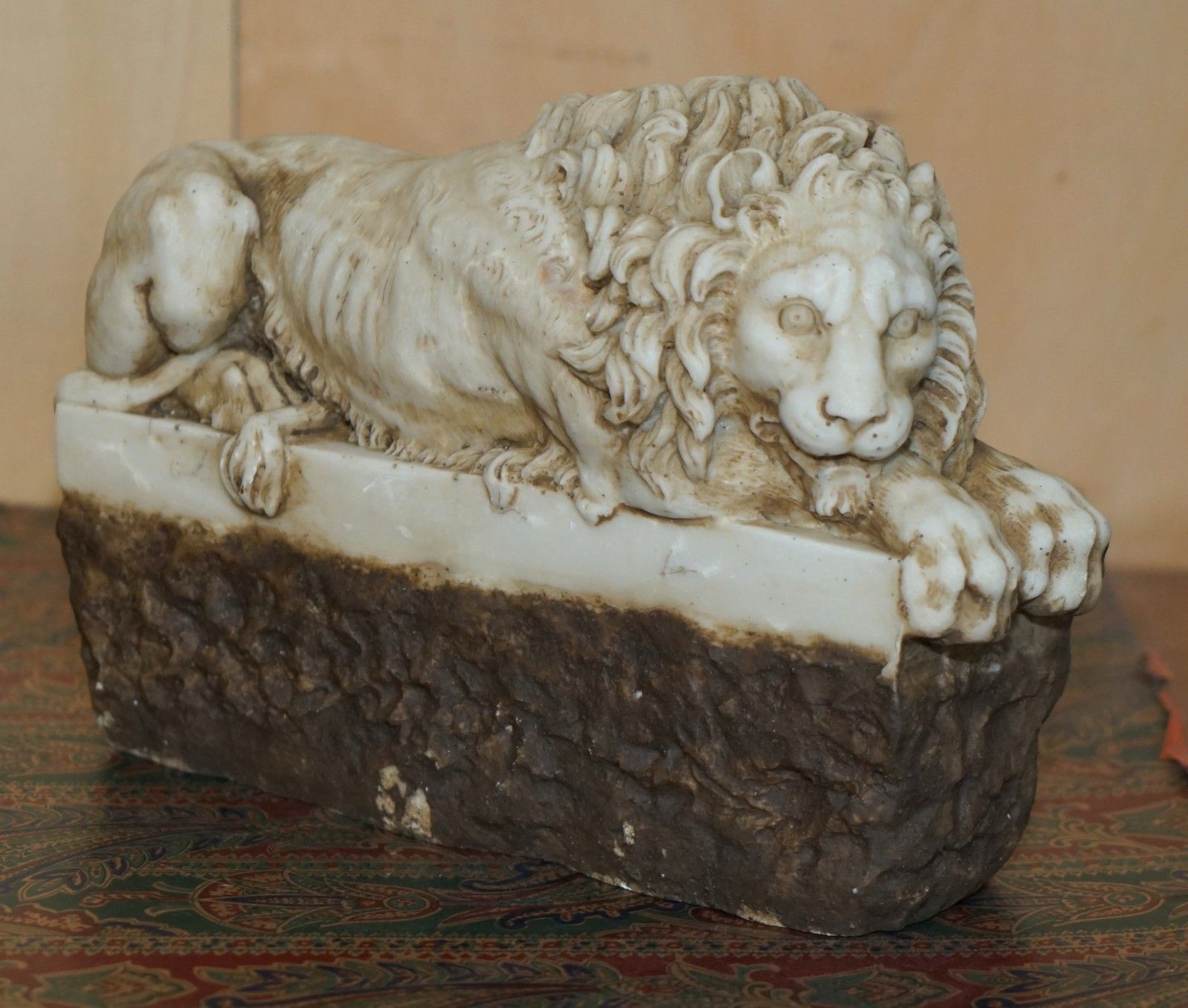 Fine Pair Of Antique 19th Century Italian Alabaster Lions After Antonio Canova photo for sale