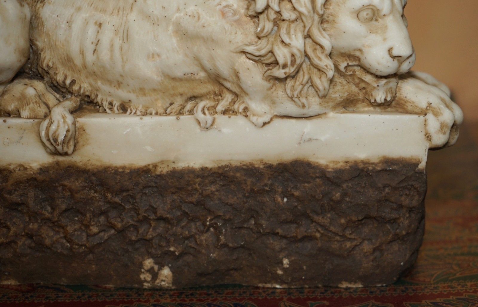 photo furniture Fine Pair Of Antique 19th Century Italian Alabaster Lions After Antonio Canova