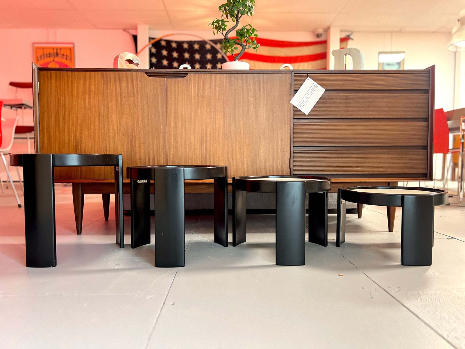 Cassina, Vintage Italian Nest Of 4 Tables With Cream Tops And Black Frames photo vinterior