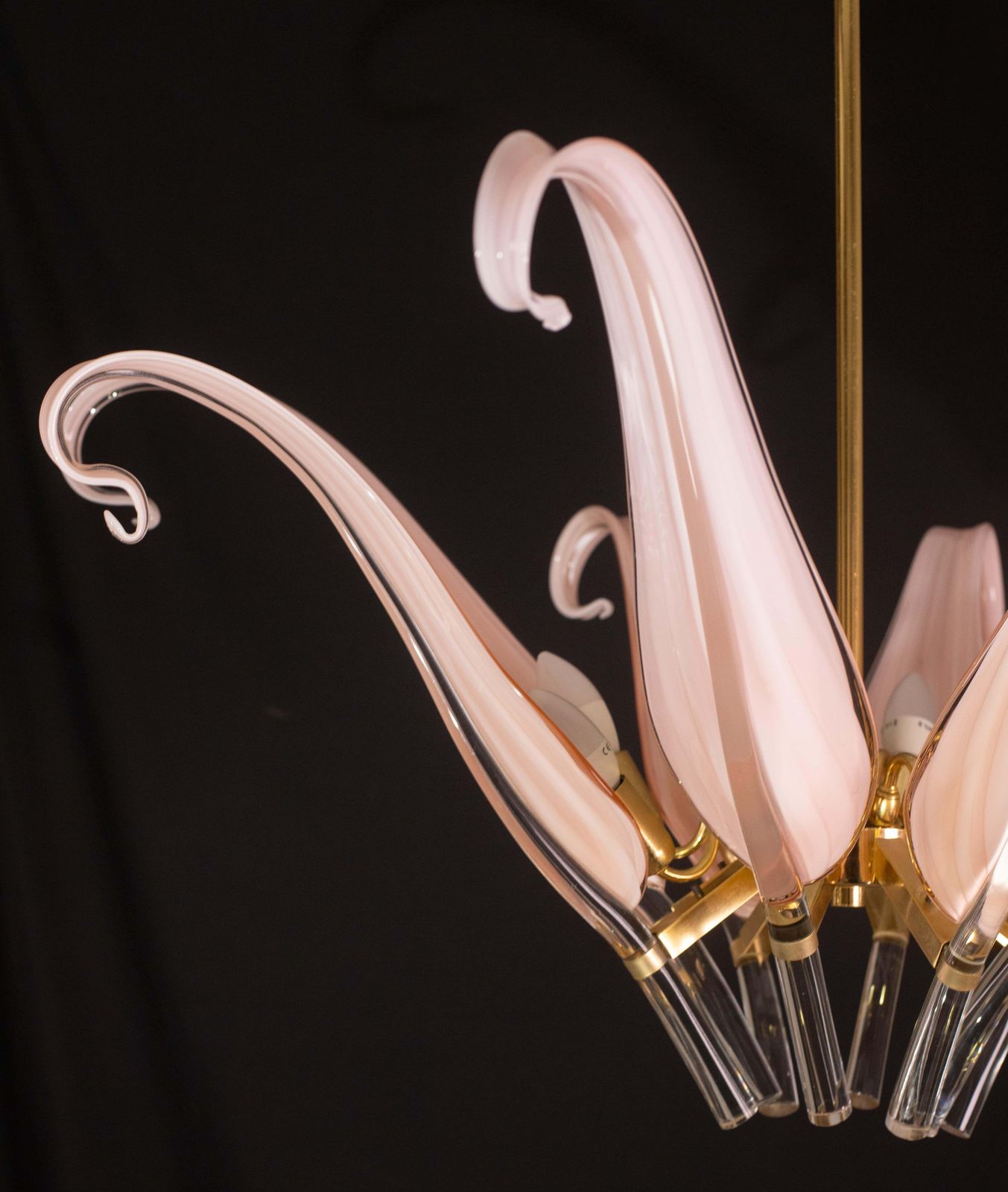 photo vintage Extraordinary Pink Murano Glass Leaves Chandelier Large Size By Franco Luce