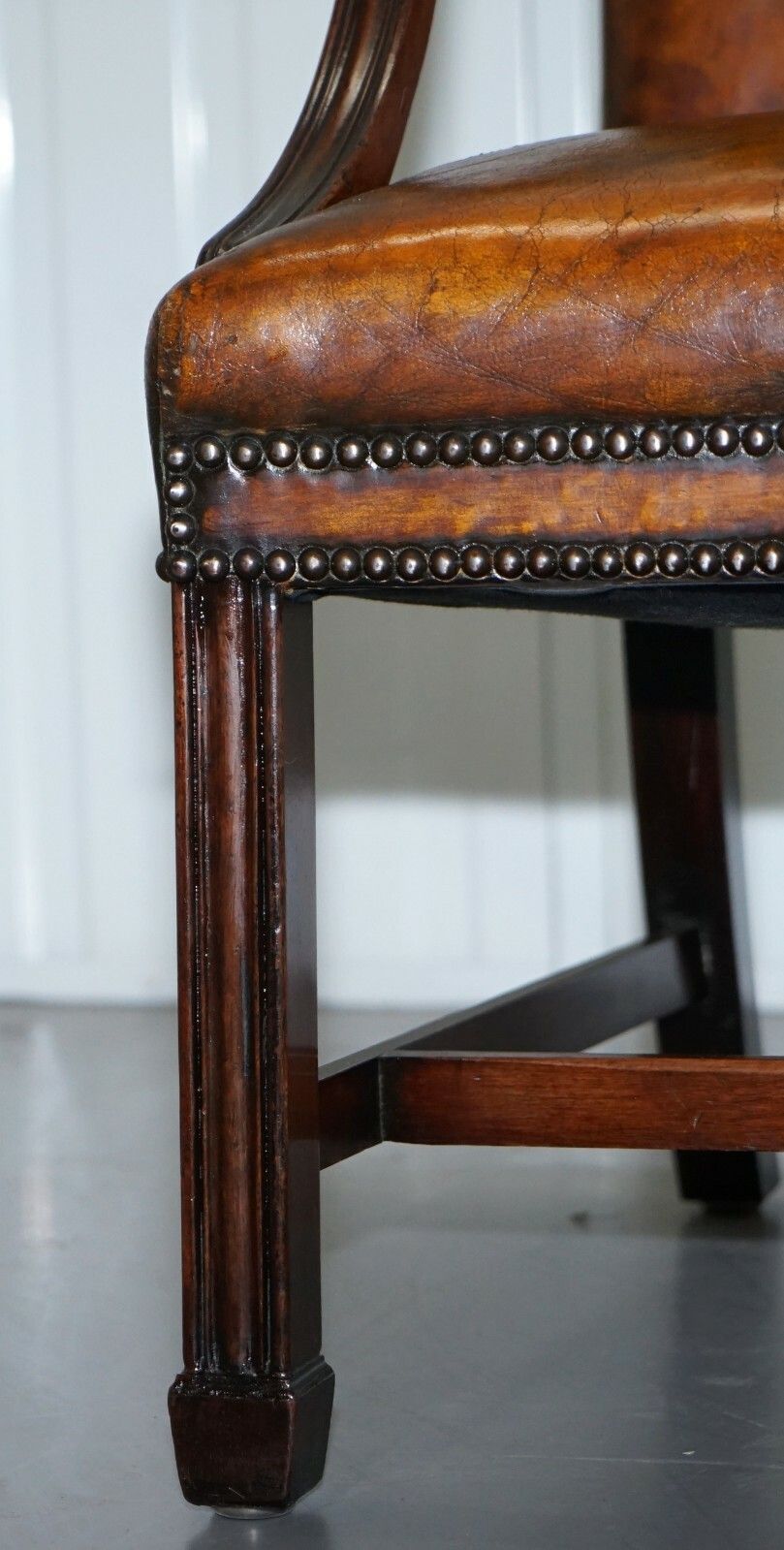 photo furniture Lovely Early 19th Century Restored Gainsborough Carver Armchair In Brown Leather