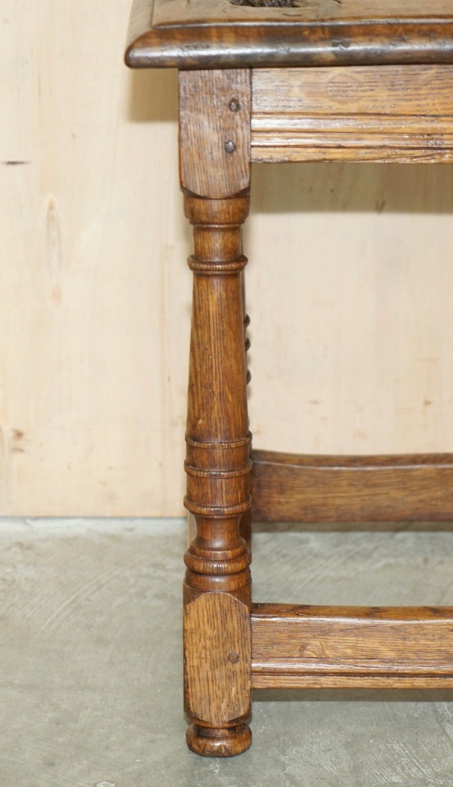 Stunning Heavily Burred Oak Antique 18th Century Circa 1780 Jointed Stool Table photo vinterior