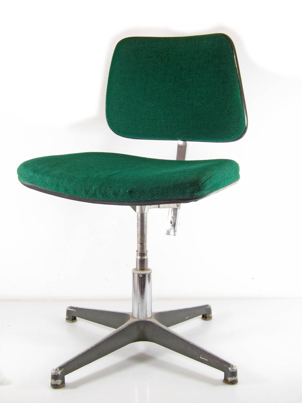 photo furniture Green Vintage Scandinavian Desk Chair – Mid Century Modern, Adjustable And Comfortable