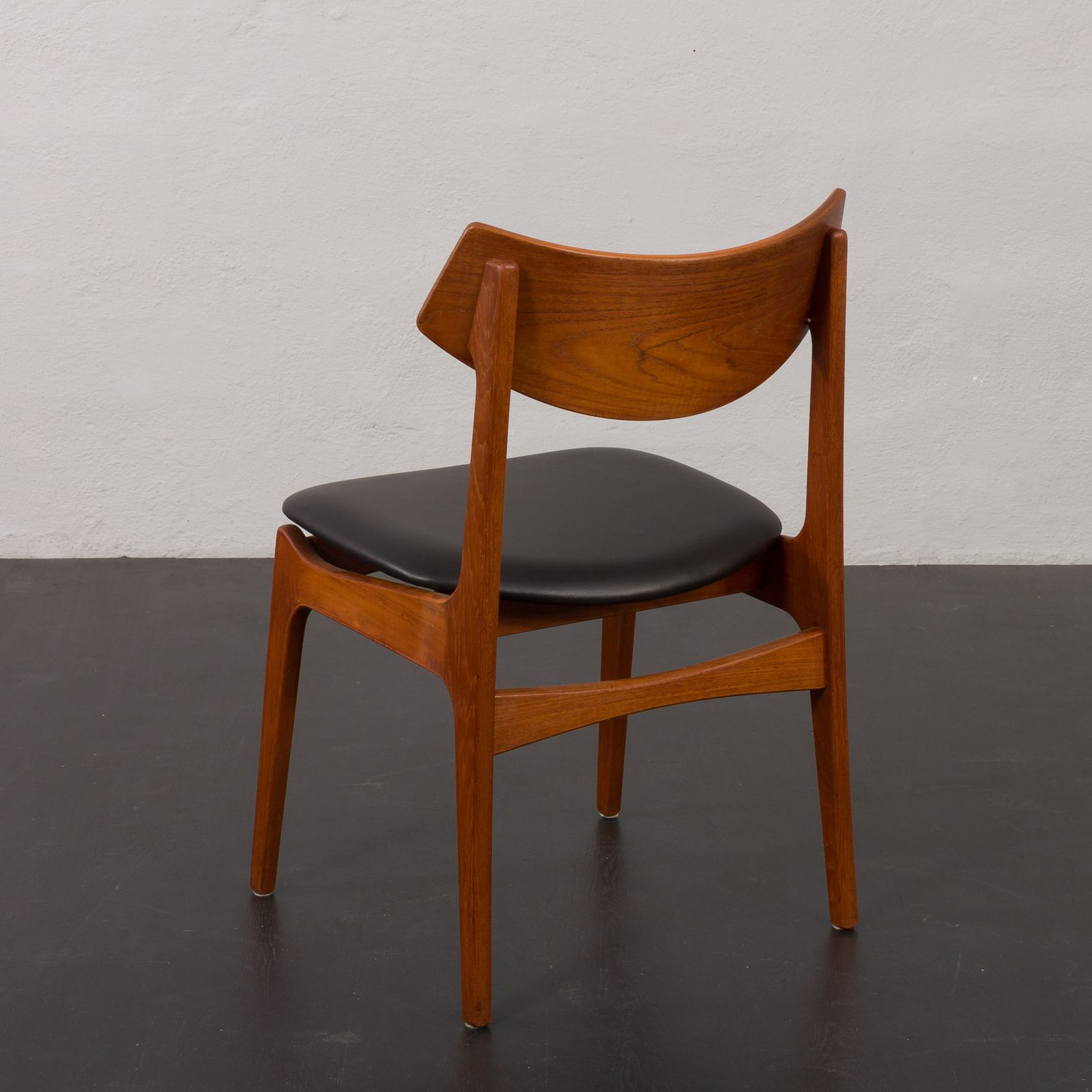Teak Mid Century Chair By Funder Schmidt & Madsen In Black Aniline Leather, Denmark 1960s photo vinterior