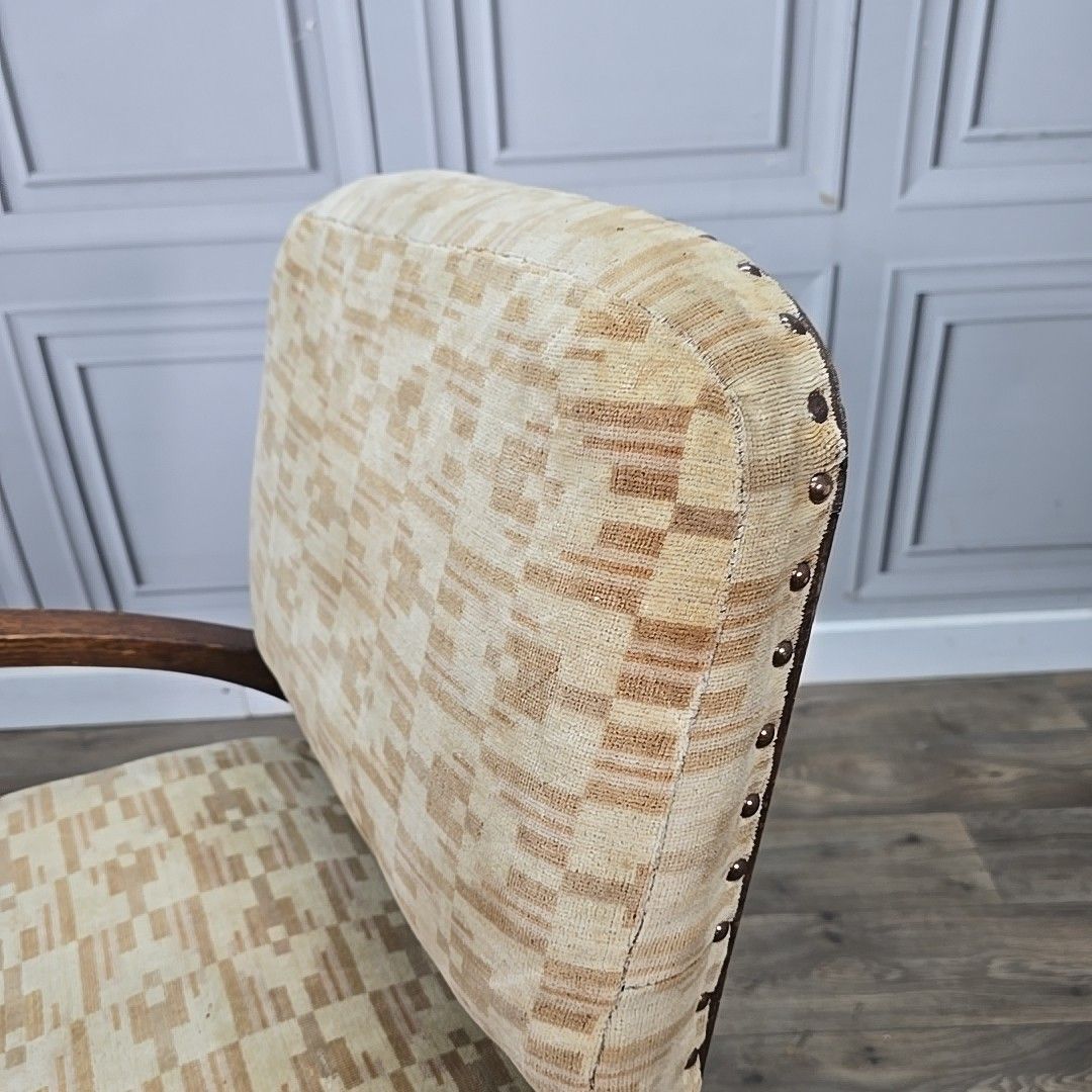 photo vinterior Antique Oak Armchair – Arts & Crafts Style – Upholstered & Carved Wooden Chair