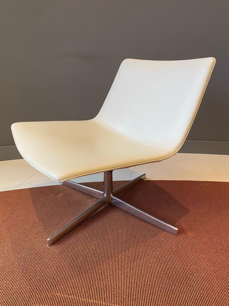 Used Arper Catifa 80 Low Lounge Chair In White Leather photo furniture
