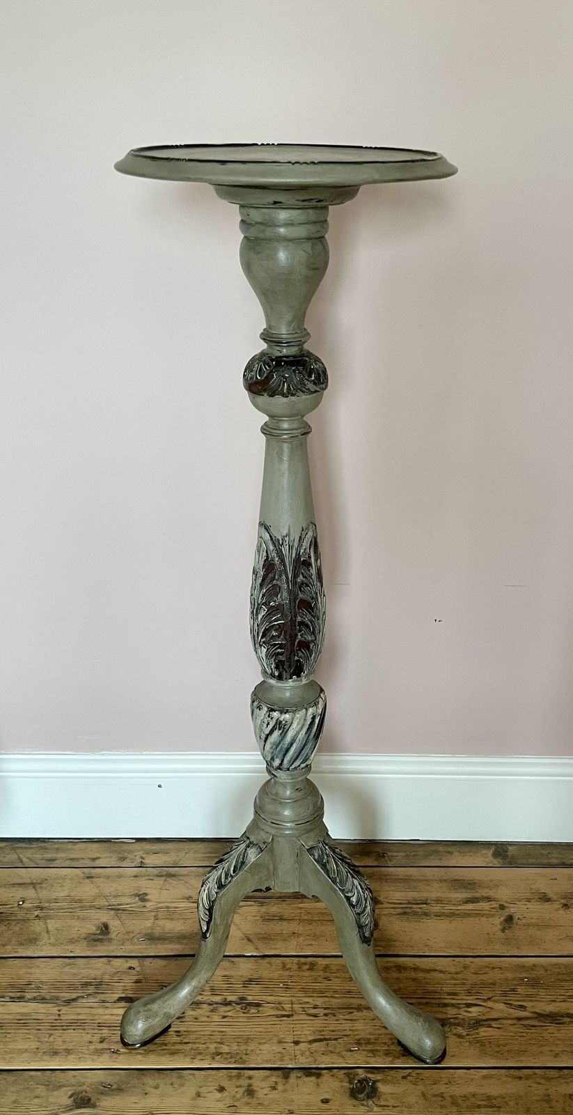 Painted Victorian Carved Wooden Torchiere/Plant/Lamp Stand