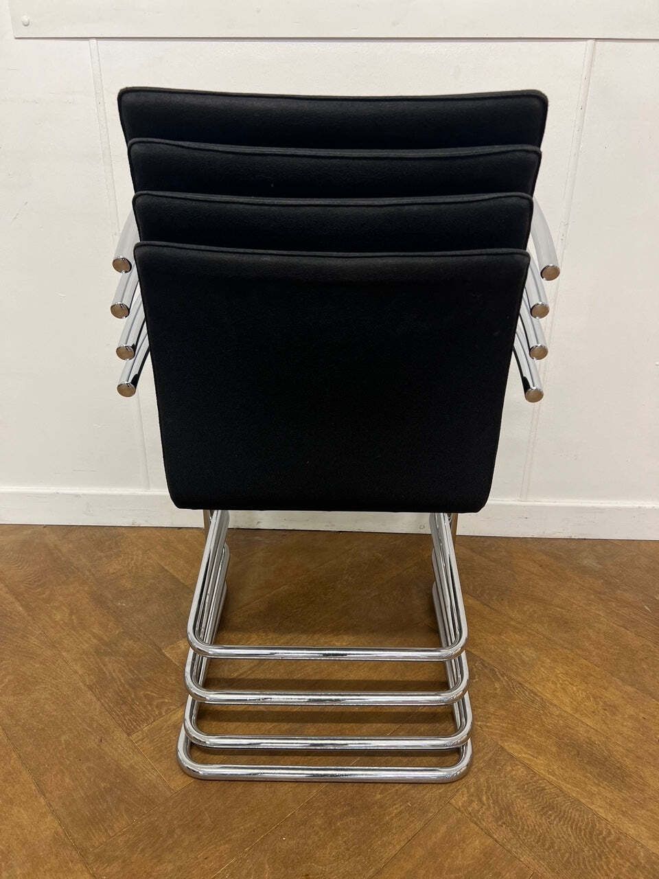 photo furniture Used Kusch & Co Ona Plaza 8500 Chair In Black Cloth Set Of 4