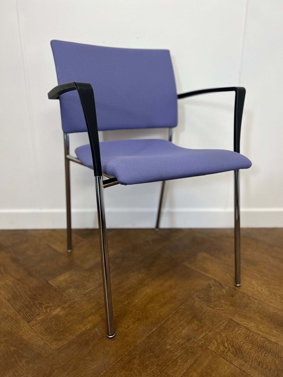 Used Casala Feniks Xl Lilac Cloth 4 Legged Stacking Meeting Chair (Set Of 4) photo furniture