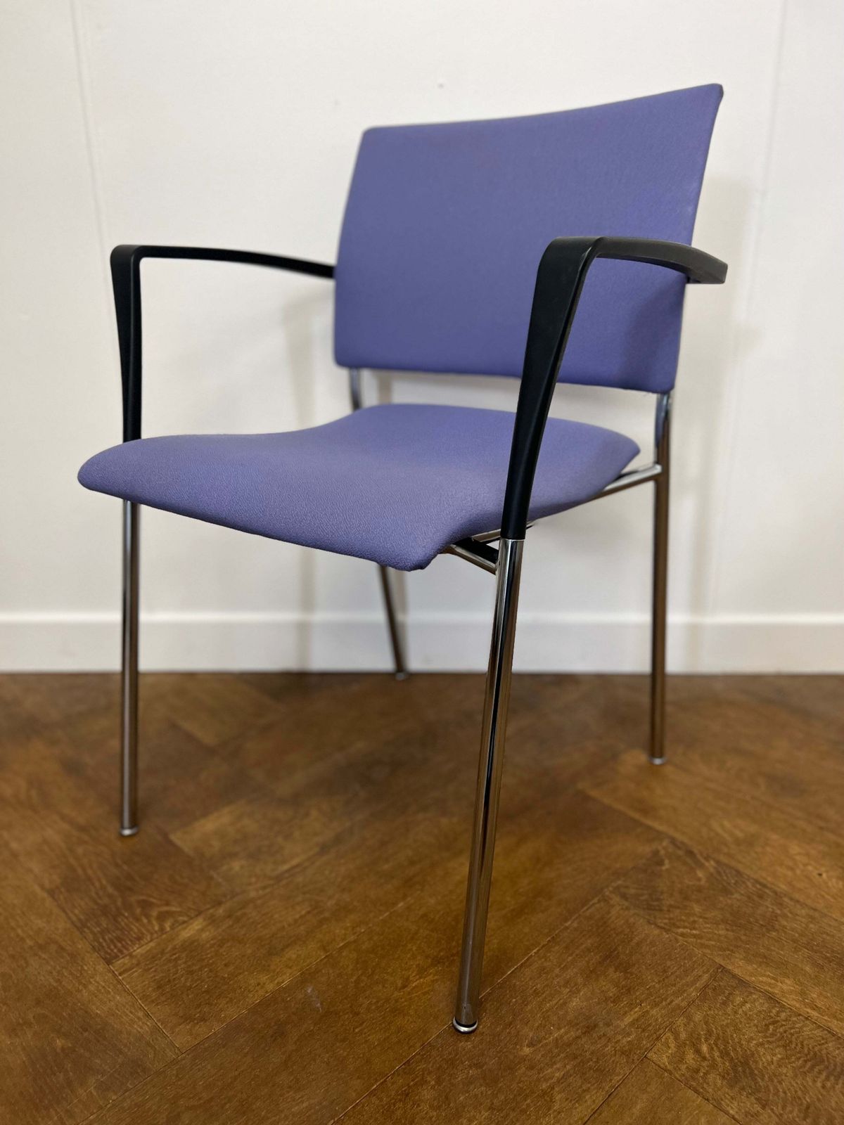Used Casala Feniks Xl Lilac Cloth 4 Legged Stacking Meeting Chair (Set Of 4) photo for sale