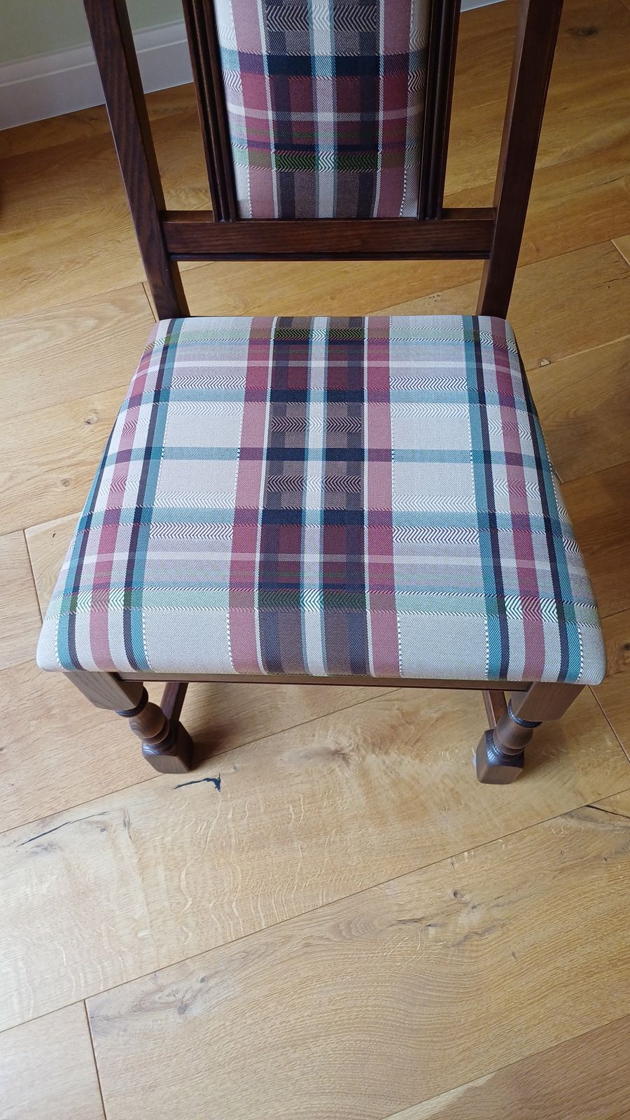 Old Charm Extending Table, 2 X Carver, 4 X Dining Chairs. Tudor Brown. All Pristine, Unmarked. photo Furniture