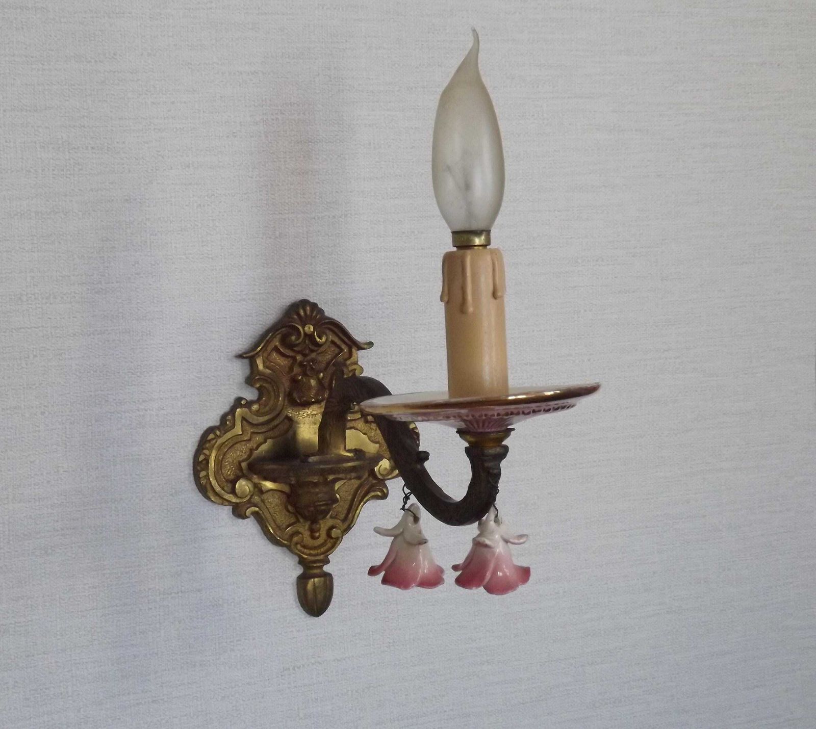 Exquisite French Antique Bronze Single Wall Light With Pink And Gold Porcelain Accents   French Antique Wall Light. Hanging Porcelain Roses. photo Lighting