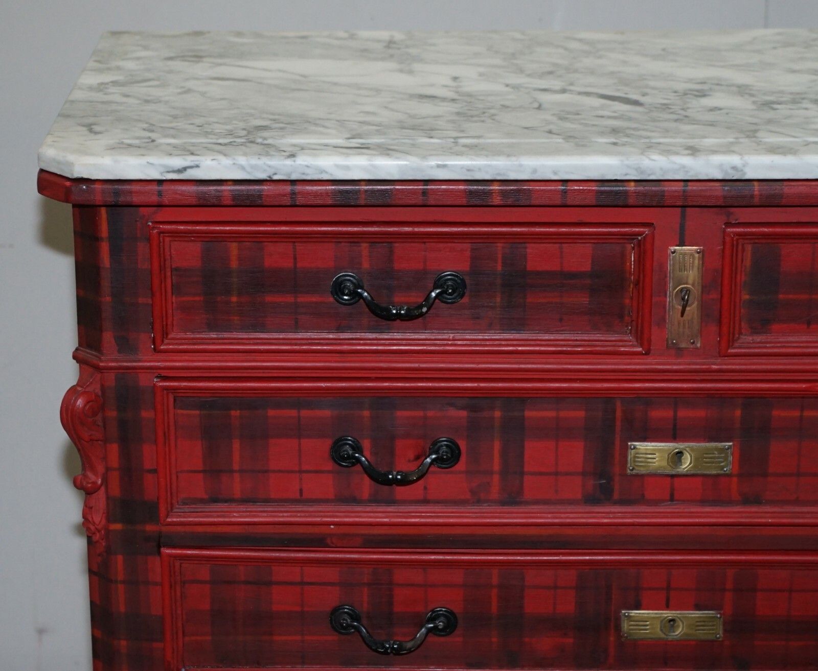 Lovely Original Victorian Chest Of Drawers With Scottish Tartan Wrap, Marble Top photo vinterior