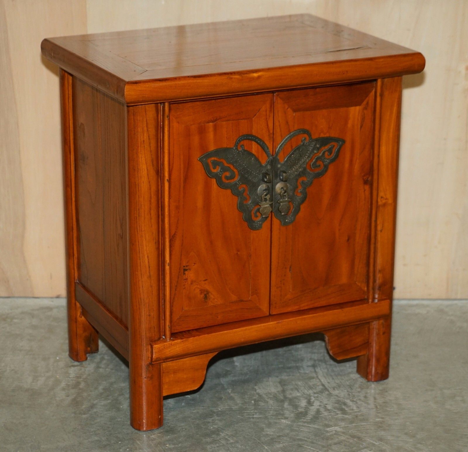 Pair Of Chinese Elm Butterfly Handle Bedside Side End Lamp Wine Tables Cupboards photo furniture