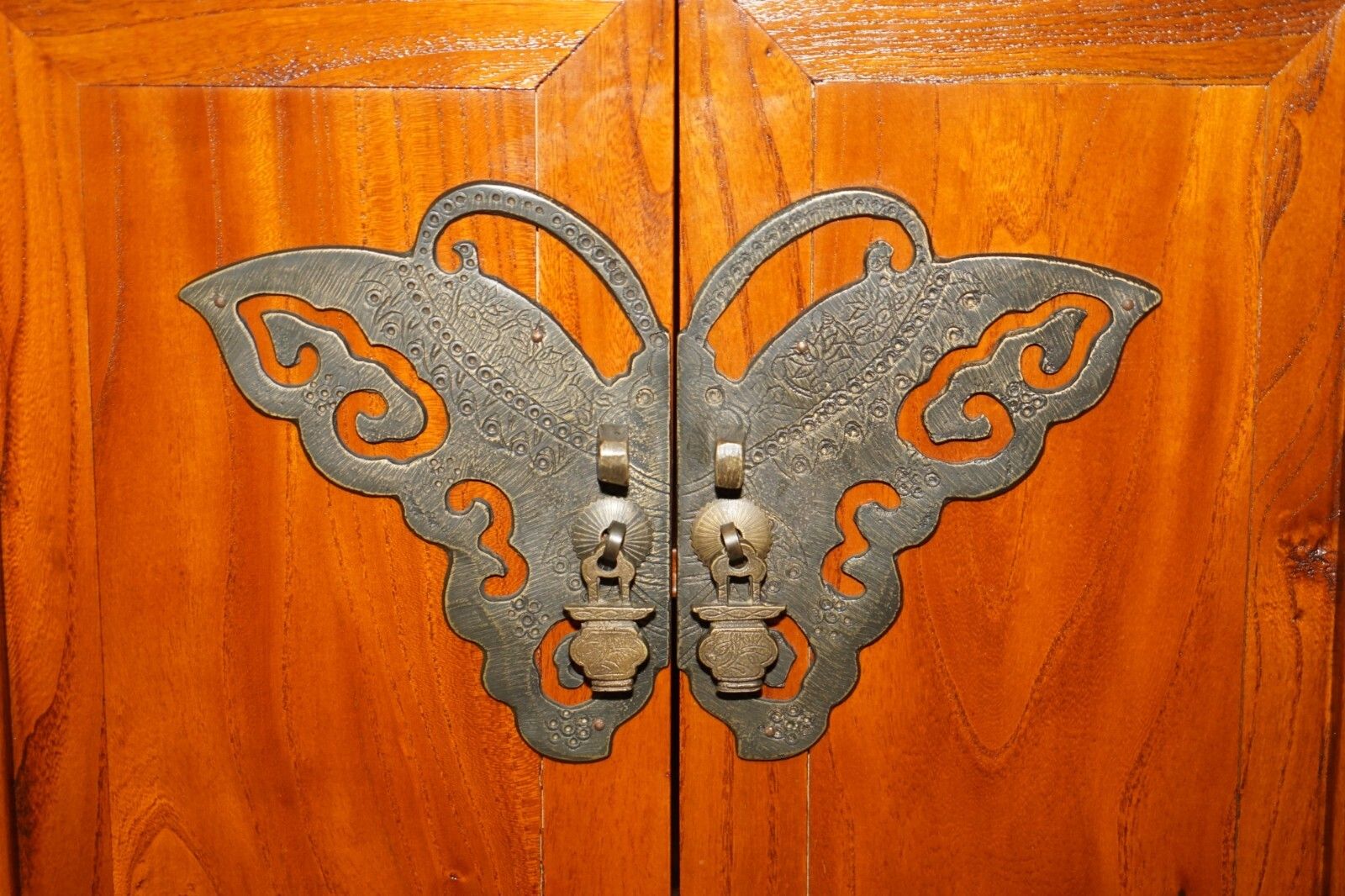 Pair Of Chinese Elm Butterfly Handle Bedside Side End Lamp Wine Tables Cupboards photo Furniture