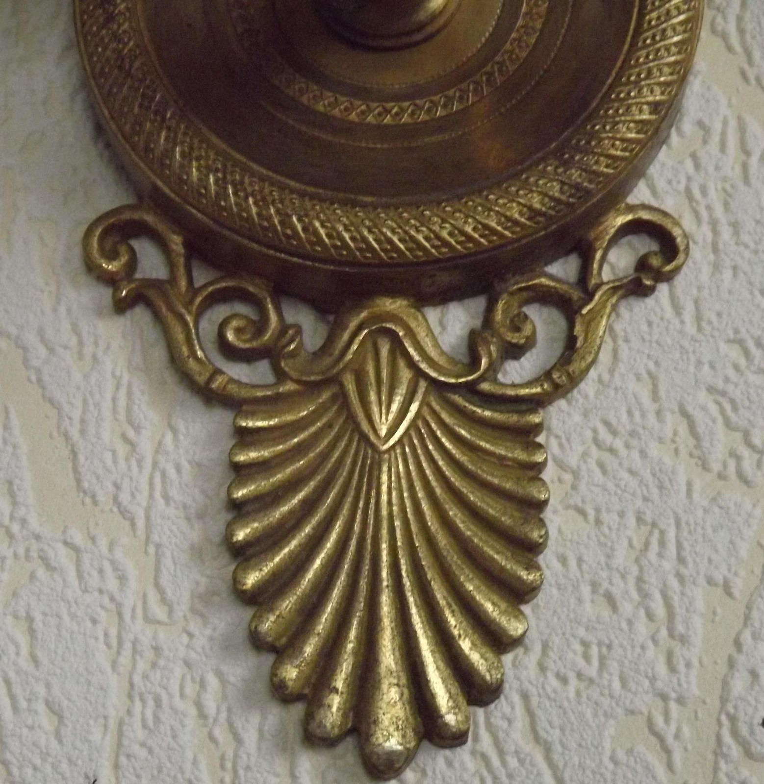 Applique murale double d'époque Empire, bronze, détails d'éventail et de cygne, France   Luminaires d'époque français. Applique double Empire. Luminaire en bronze. photo vinterior
