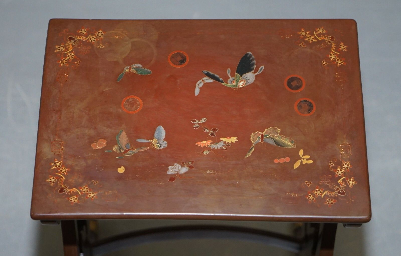 1850.0 Sublim Nest Of 4 Circa 1880 Chinese Export Brown Lacqurered Tables Hand Painted photo