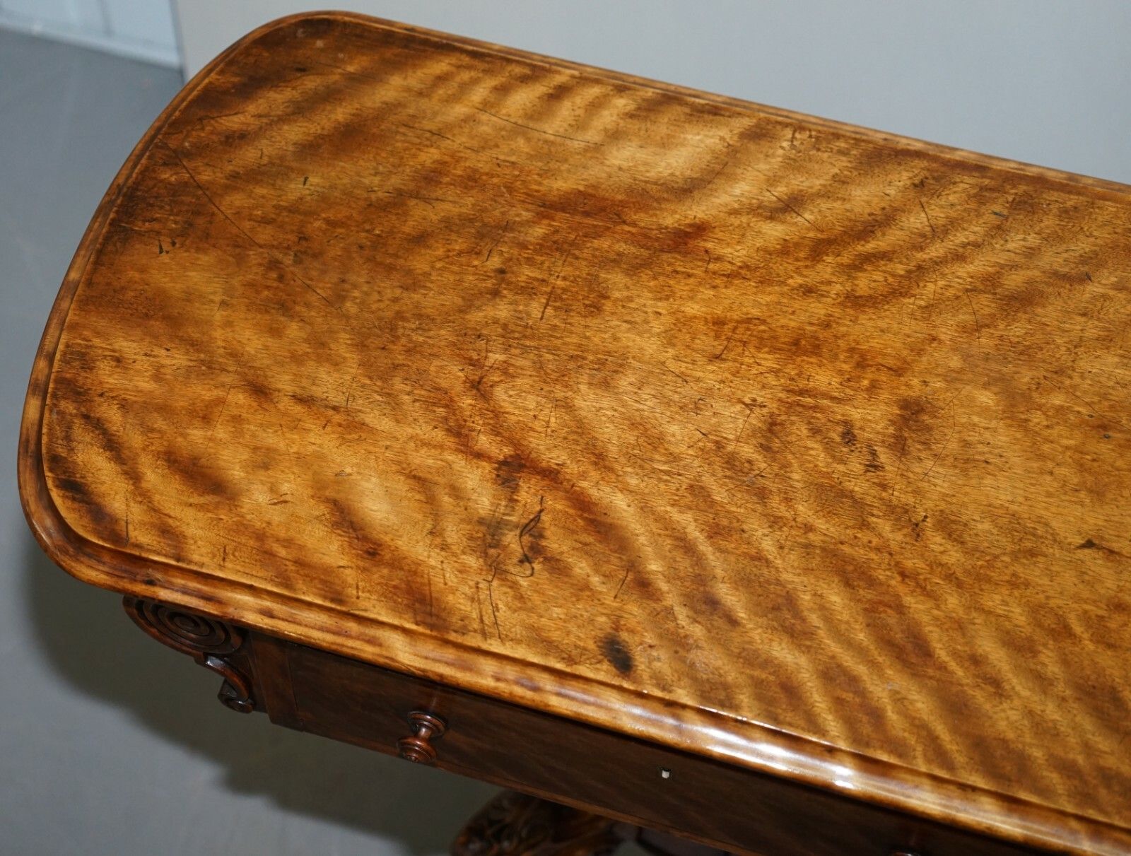 Sublime Early Victorian Walnut Side Occasional Table Ornately Carved Base & Legs photo 1850.0