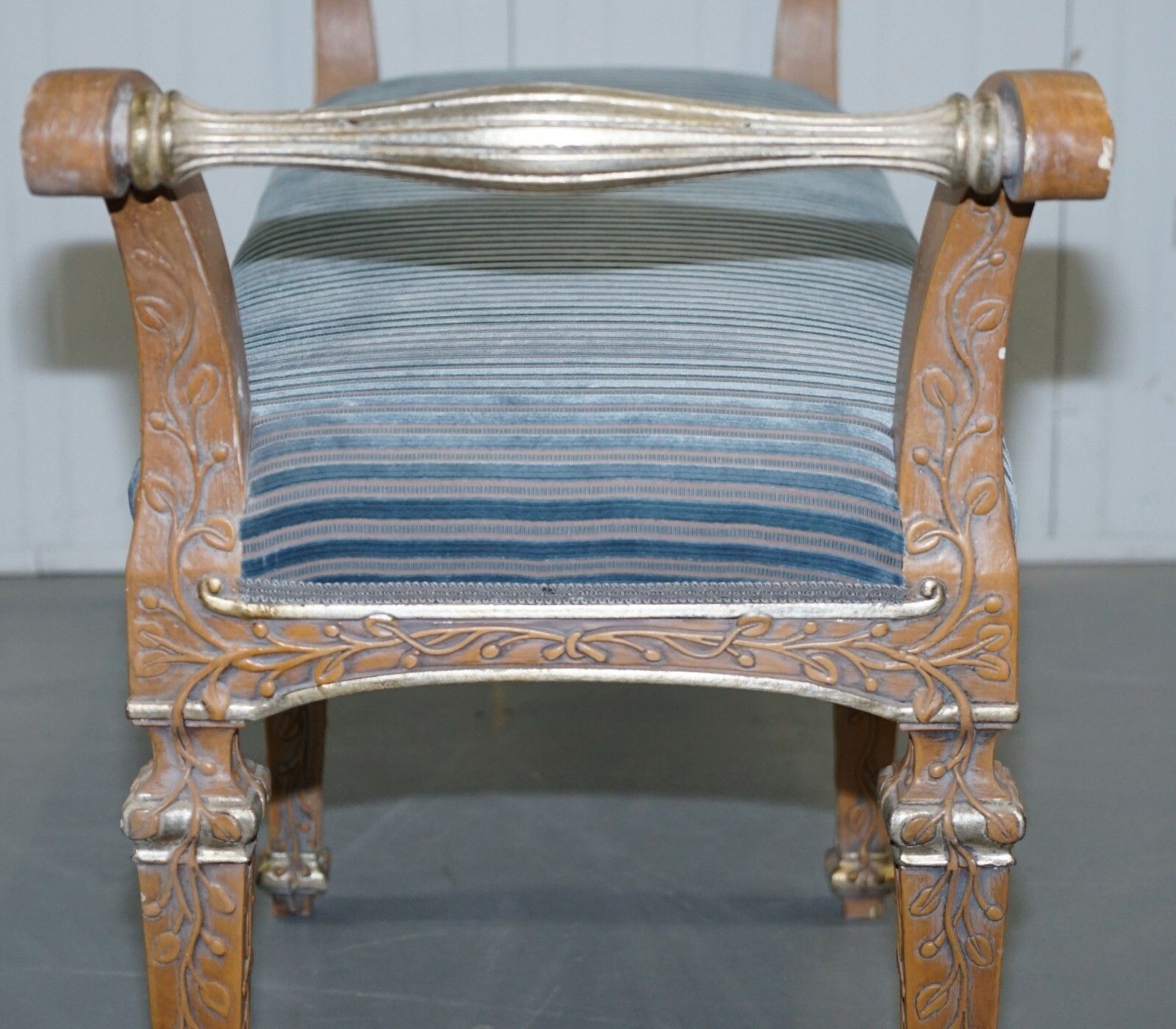 1850.0 Lovely 18th Century Style Polychrome Painted Window Seat Ornate Floral Carvings photo