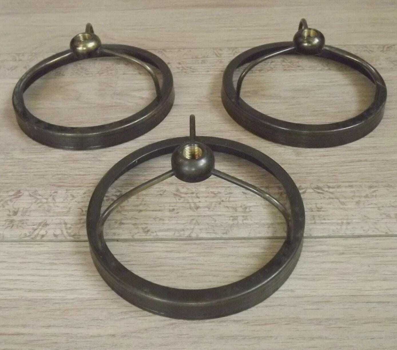 Lot de 3 supports d'abat-jour style lanterne en métal à effet vieilli, pièces d'éclairage vintage pour restauration. photo for sale