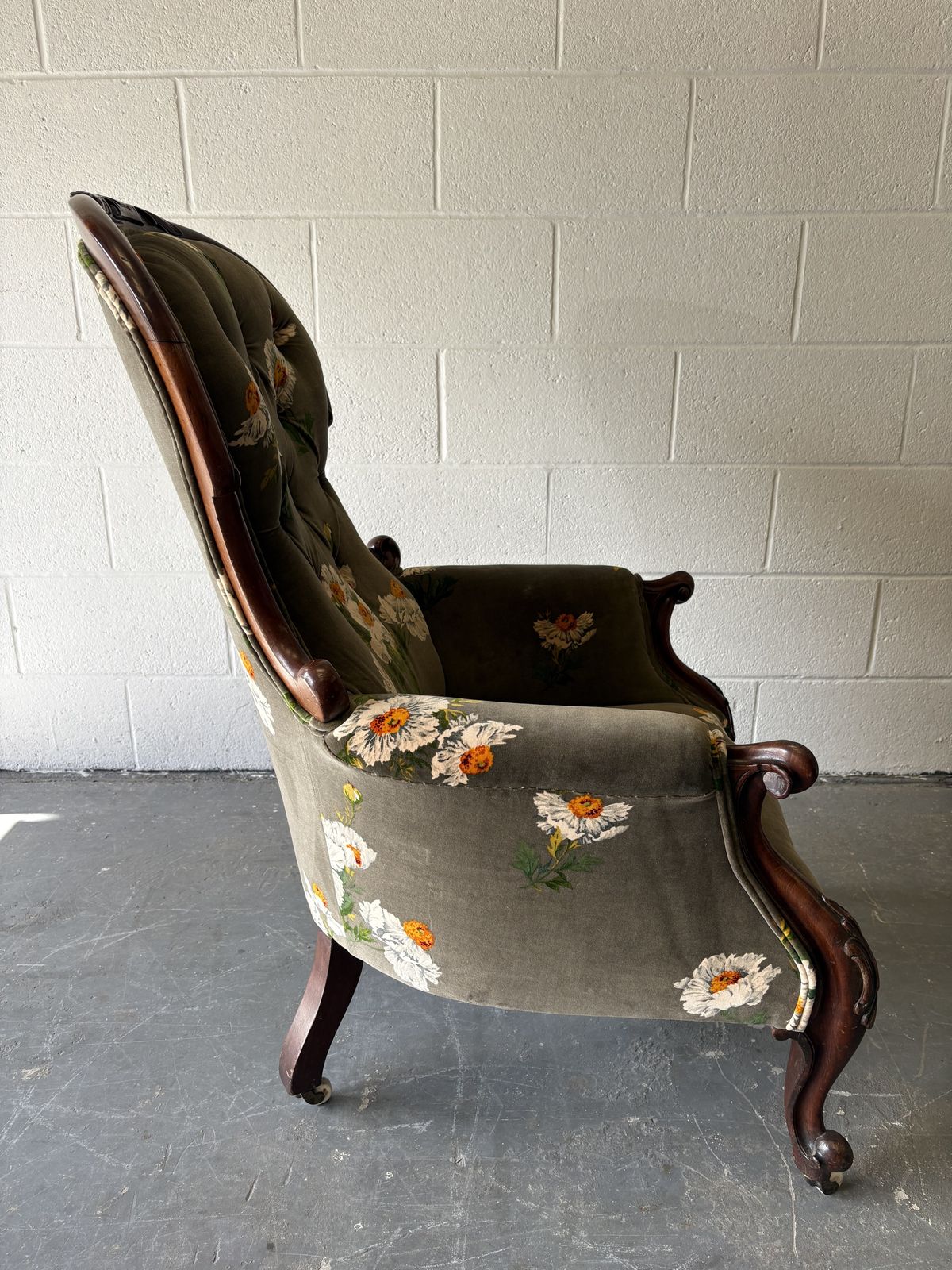 Victorian Mahogany Framed Armchair In Gp & J Baker Icelandic Poppies Velvet photo Furniture