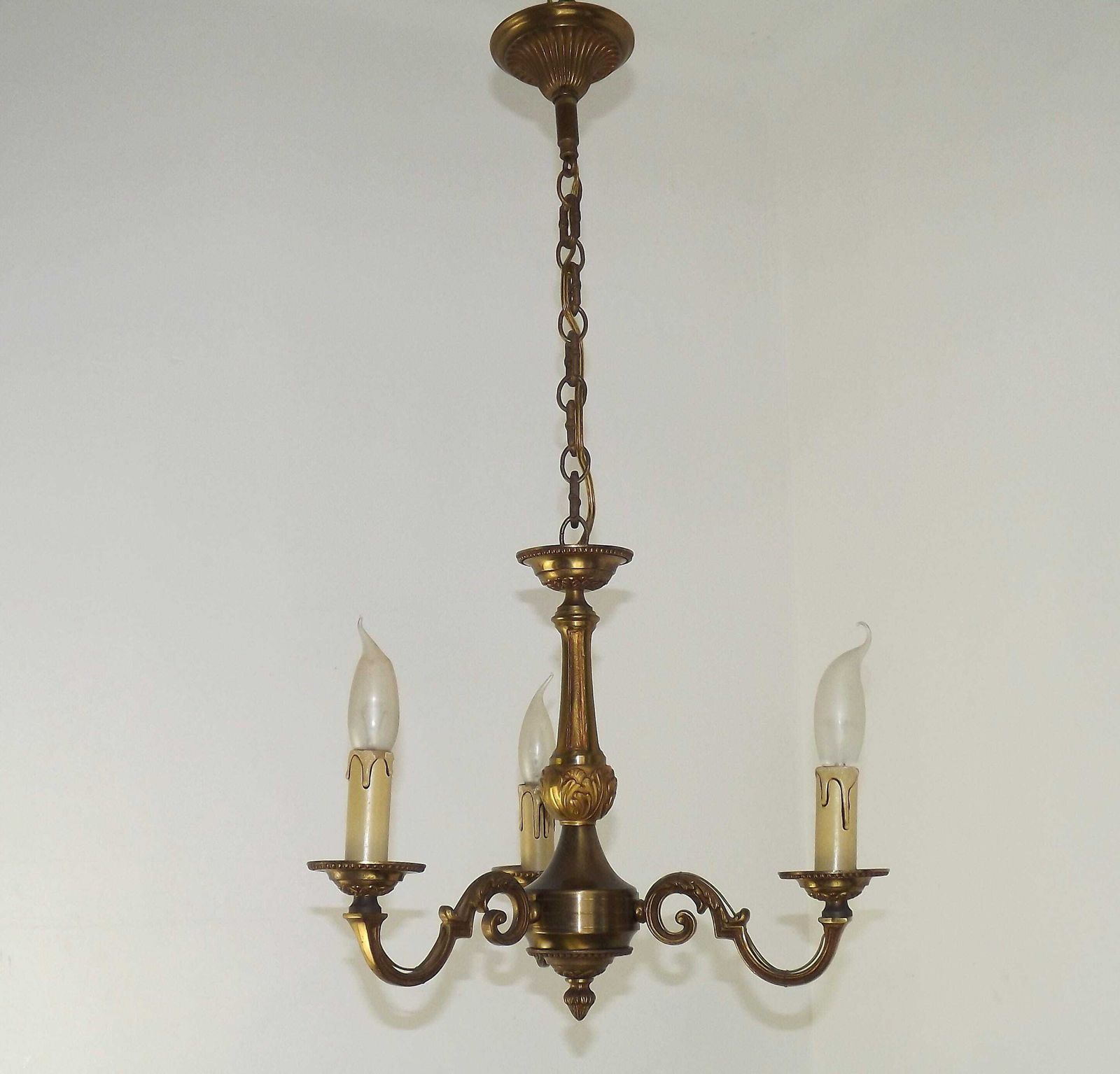 Lustre à 3 lumières de style traditionnel mid-century en bronze français photo for sale