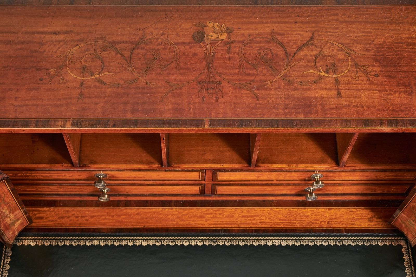 photo vintage Sheraton Revival Satinwood  Carlton House Desk