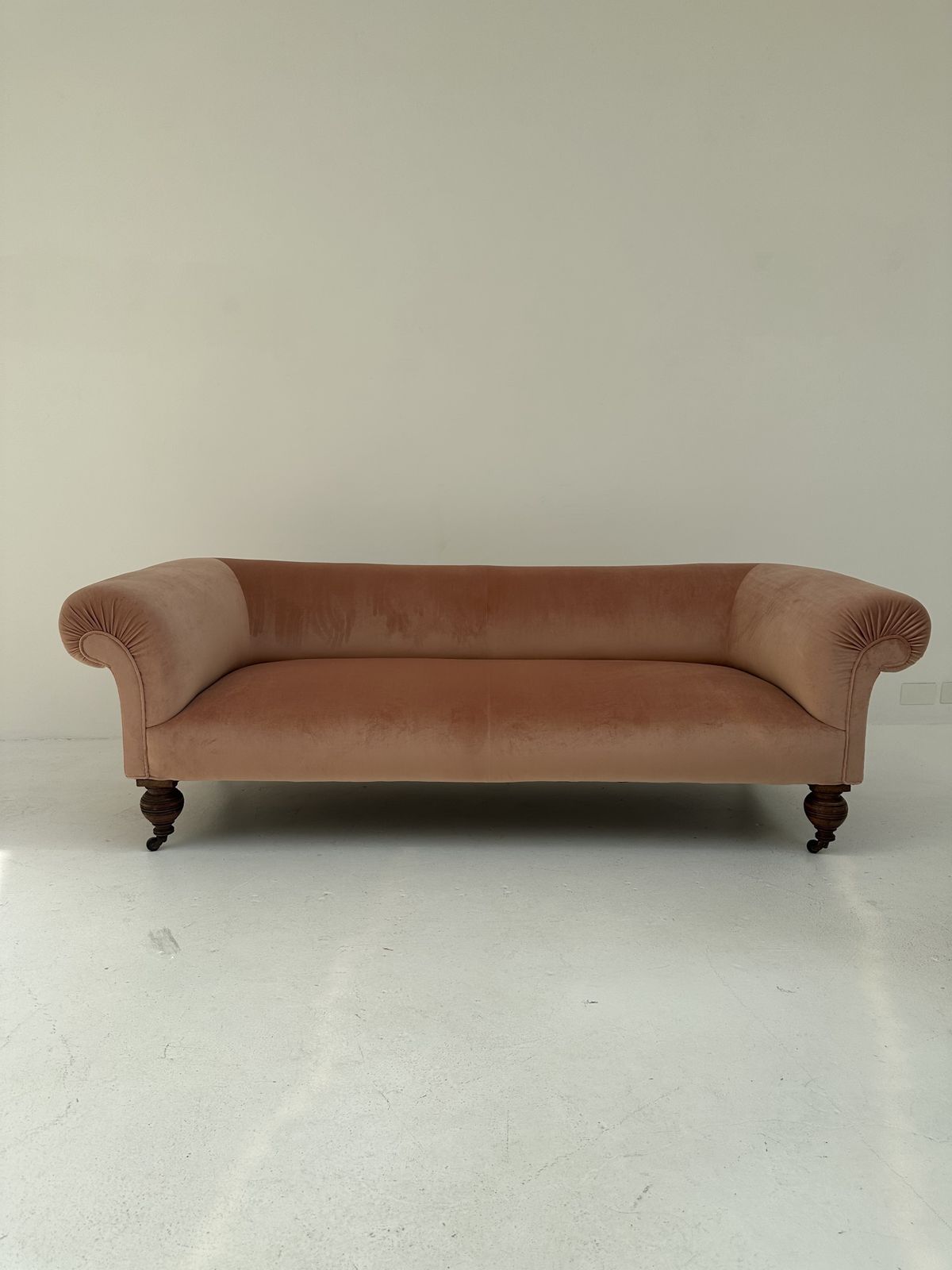 Victorian Chesterfield Style Sofa 3 Seater Upholstered In Pink Velvet photo furniture
