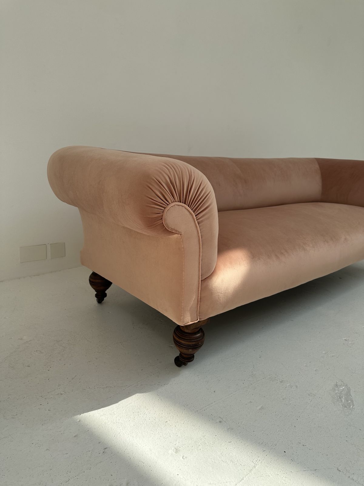 Victorian Chesterfield Style Sofa 3 Seater Upholstered In Pink Velvet photo for sale